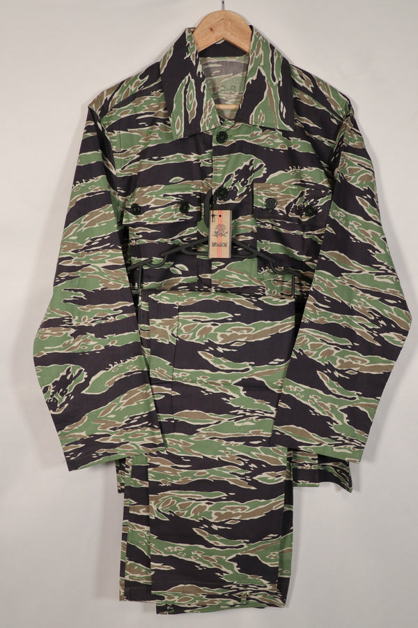 Replica Hong Kong Dragon Late Water Tiger Stripe Top and Bottom Set, very small production run