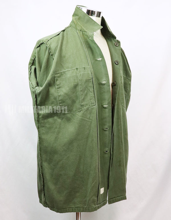Original Utility Shirt OG-107, made in 1973, postwar lot, good condition, large size.