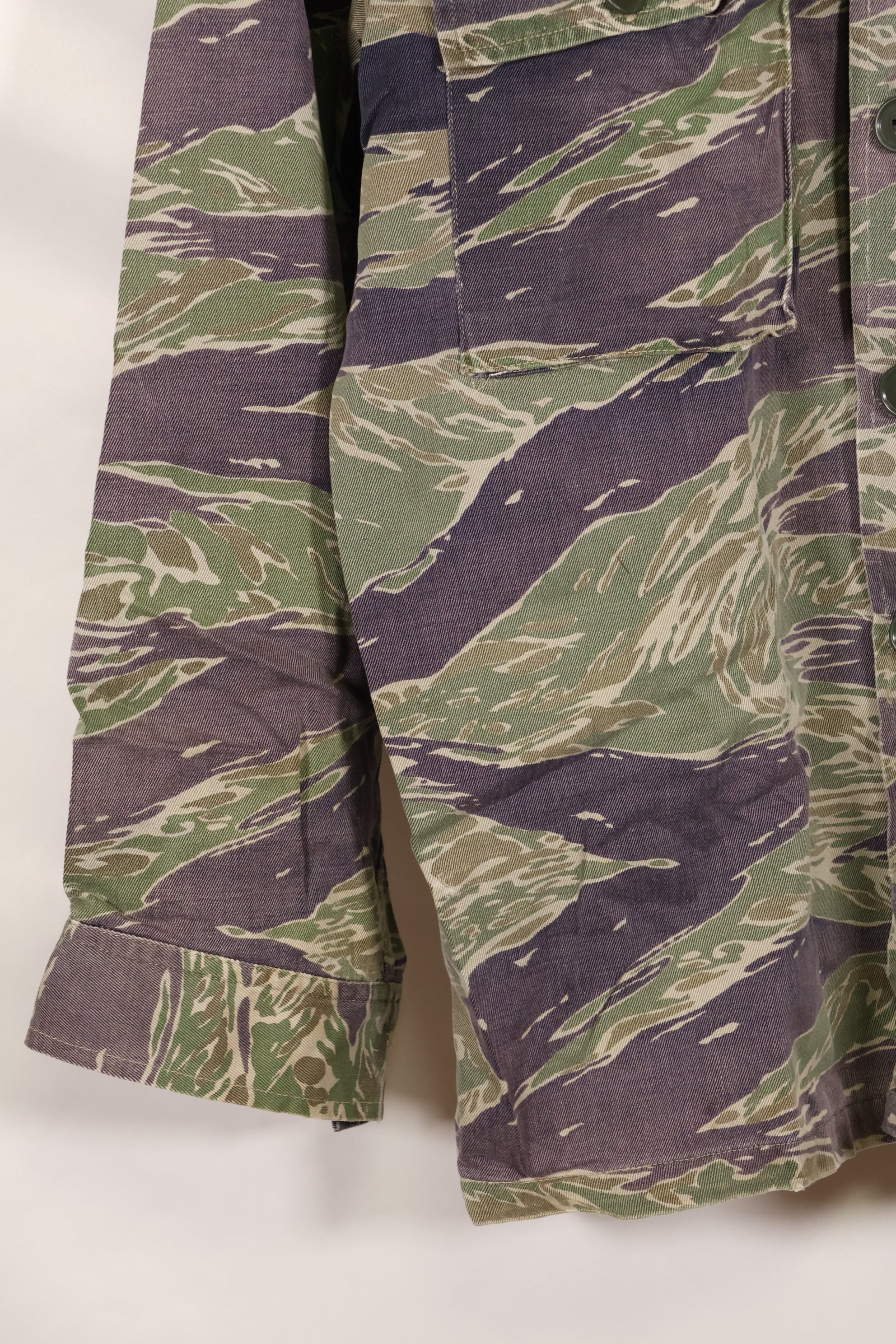 Mid-1960s, estimated A-XL Silver Tiger Tiger stripe shirt, faded, used.