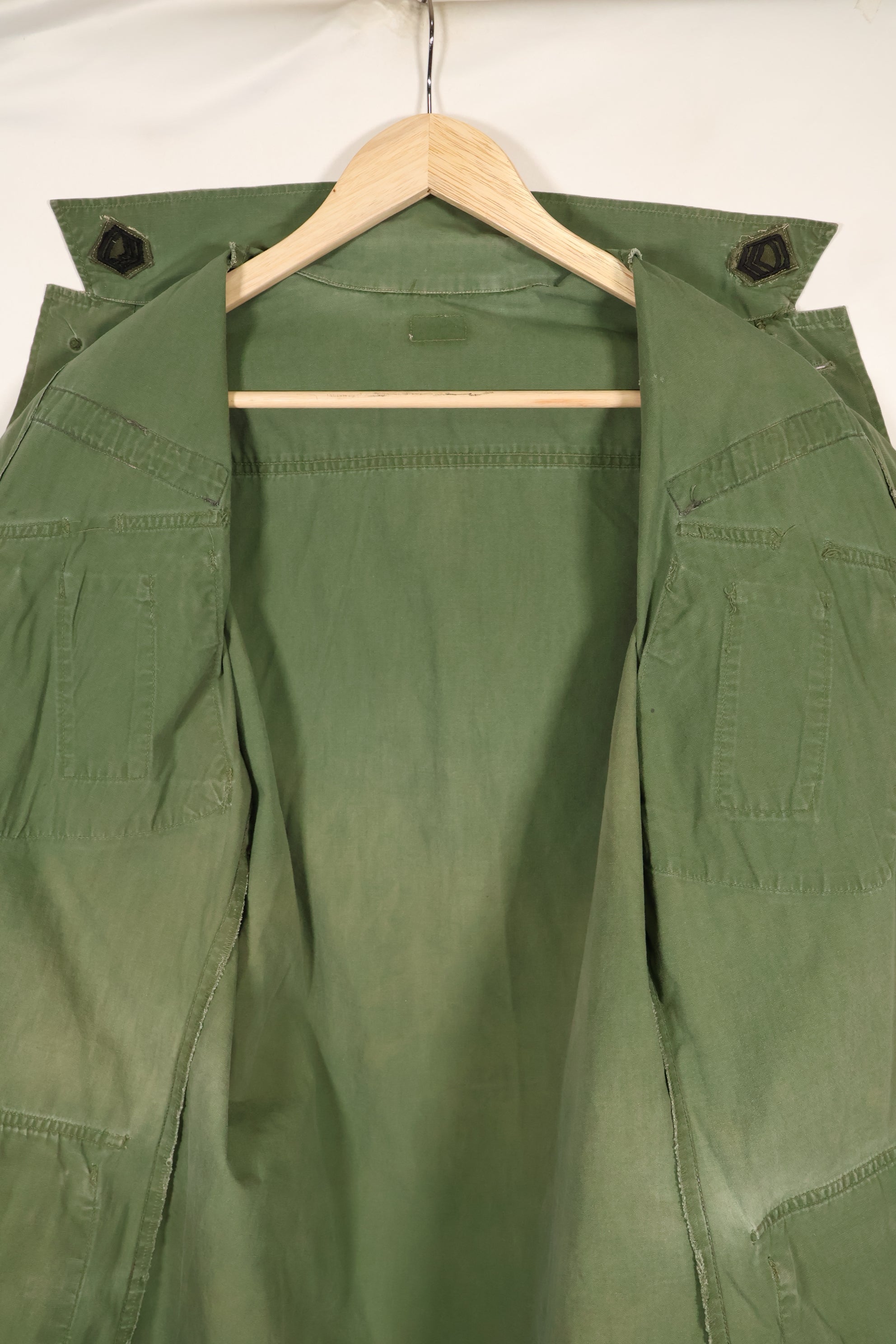 1967 Contract Estimated S-R 3rd Model Jungle Fatigue Jacket 73rd Surveillance Airplane Company  Patch First Attached Used