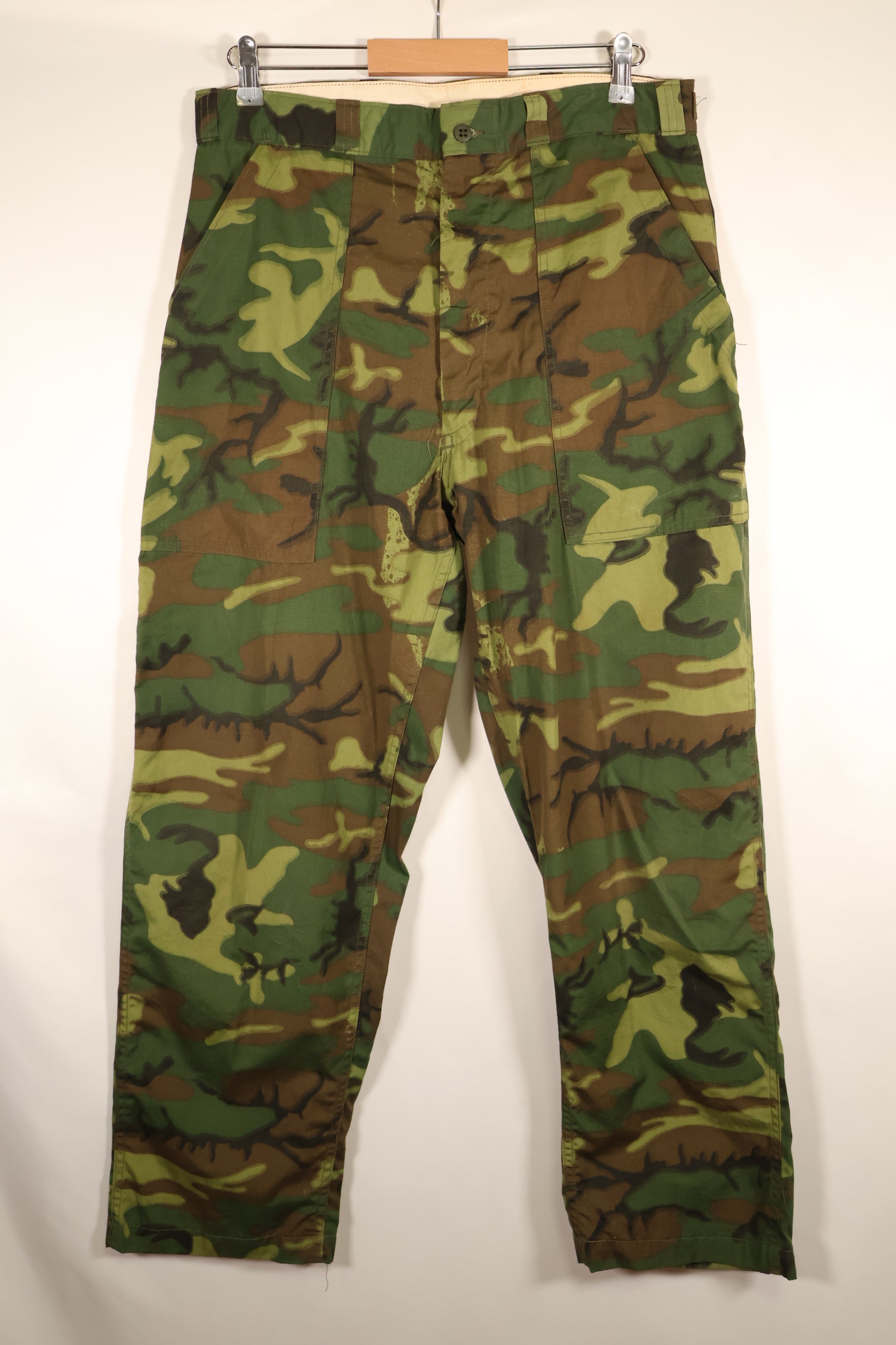 Late 1960s, Size 34–36, ERDL Leaf Camo, Non-Ripstop Fabric, Utility Cut Pants, Used