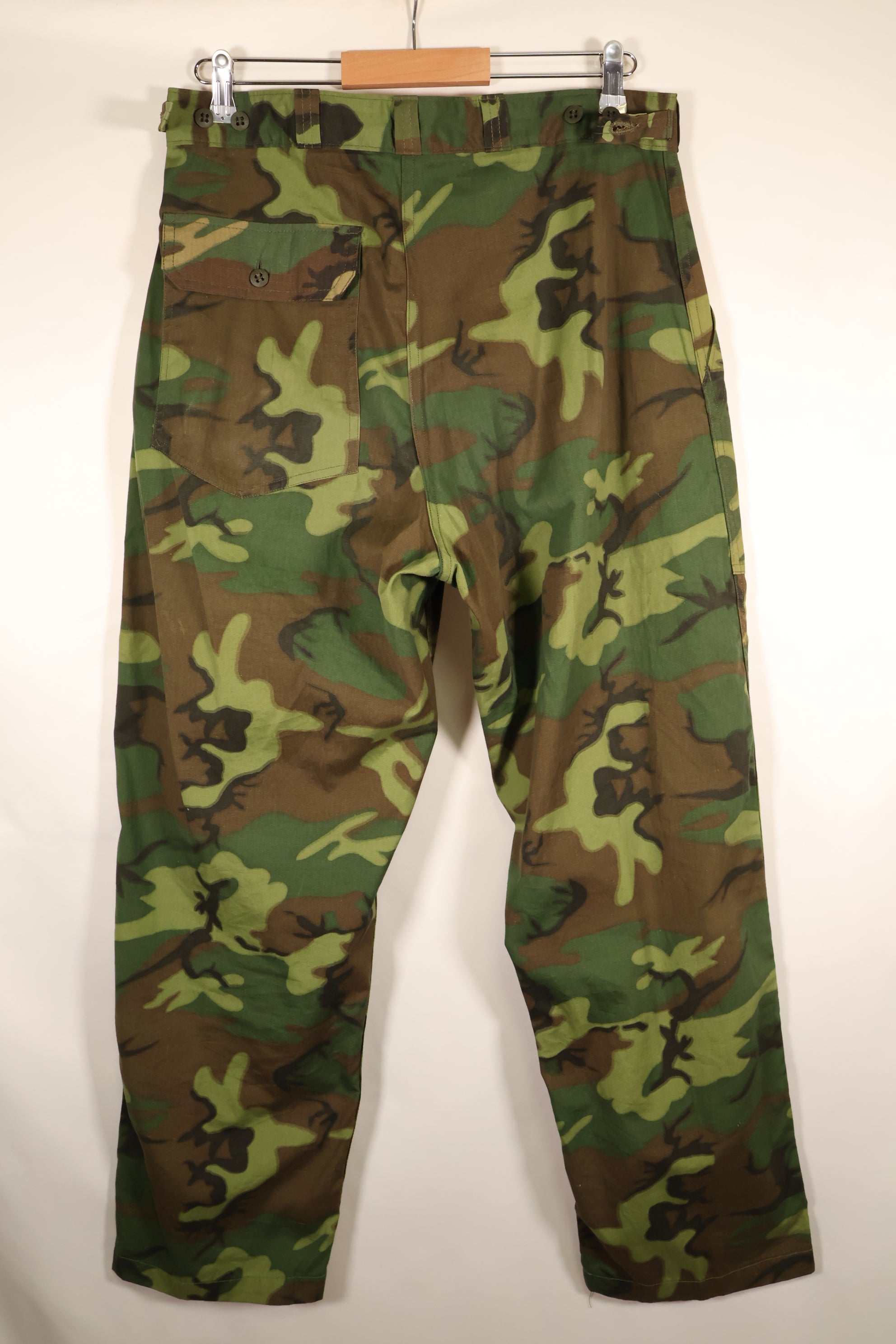 Late 1960s, Size 34–36, ERDL Leaf Camo, Non-Ripstop Fabric, Utility Cut Pants, Used