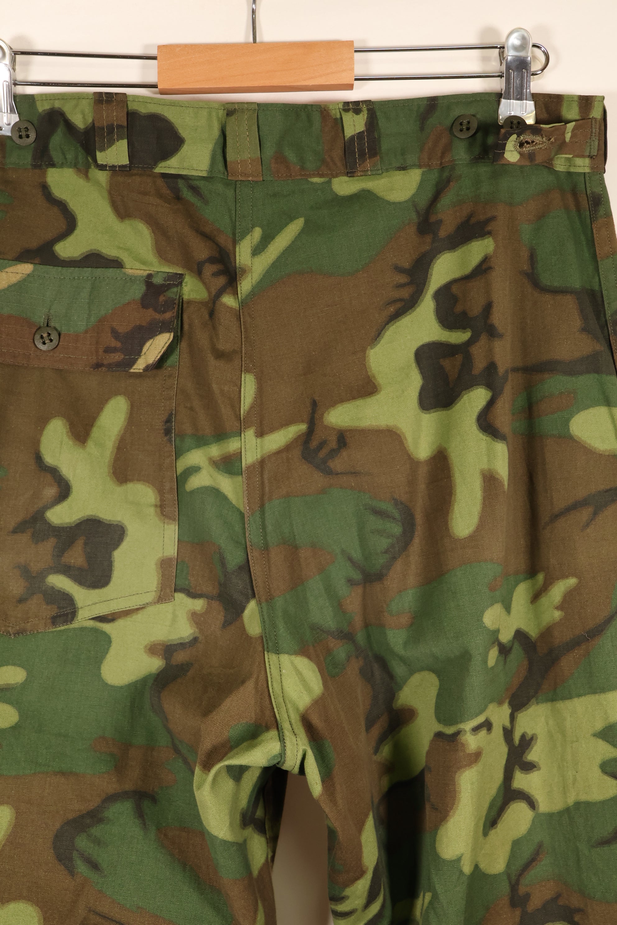 Late 1960s, Size 34–36, ERDL Leaf Camo, Non-Ripstop Fabric, Utility Cut Pants, Used
