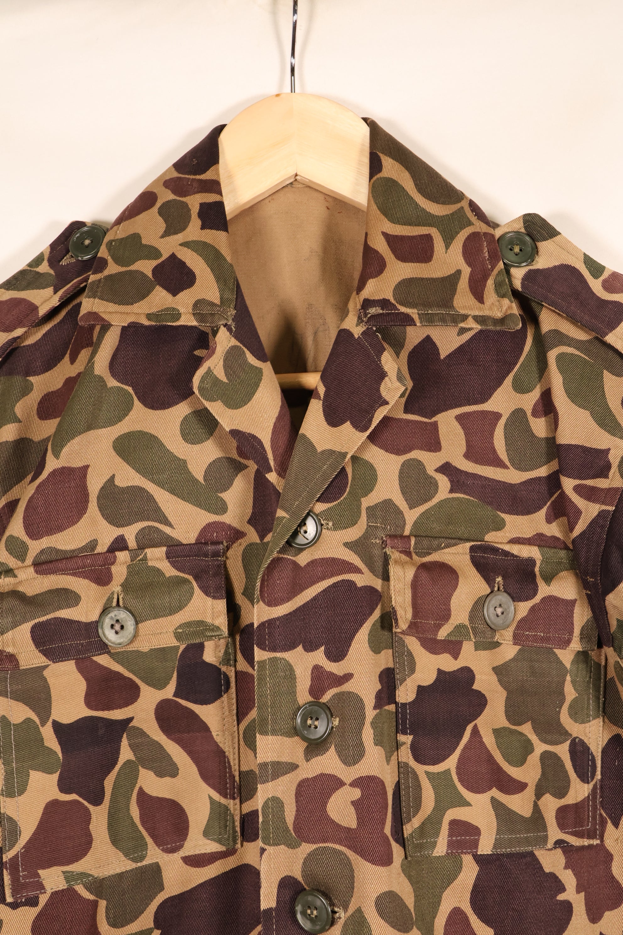 Early 1960s, Asian-style cut, CIDG, Beogam camouflage, locally made frogskin camouflage, used