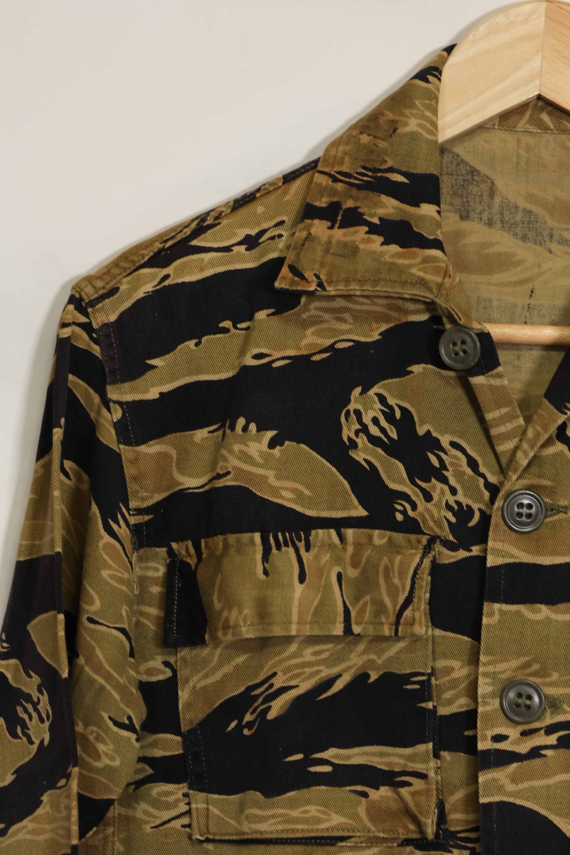 1960s Gold Tiger Tiger Stripe Shirt Asian Cut A-M Good Condition Used