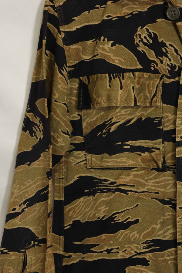 1960s Gold Tiger Tiger Stripe Shirt Asian Cut A-M Good Condition Used