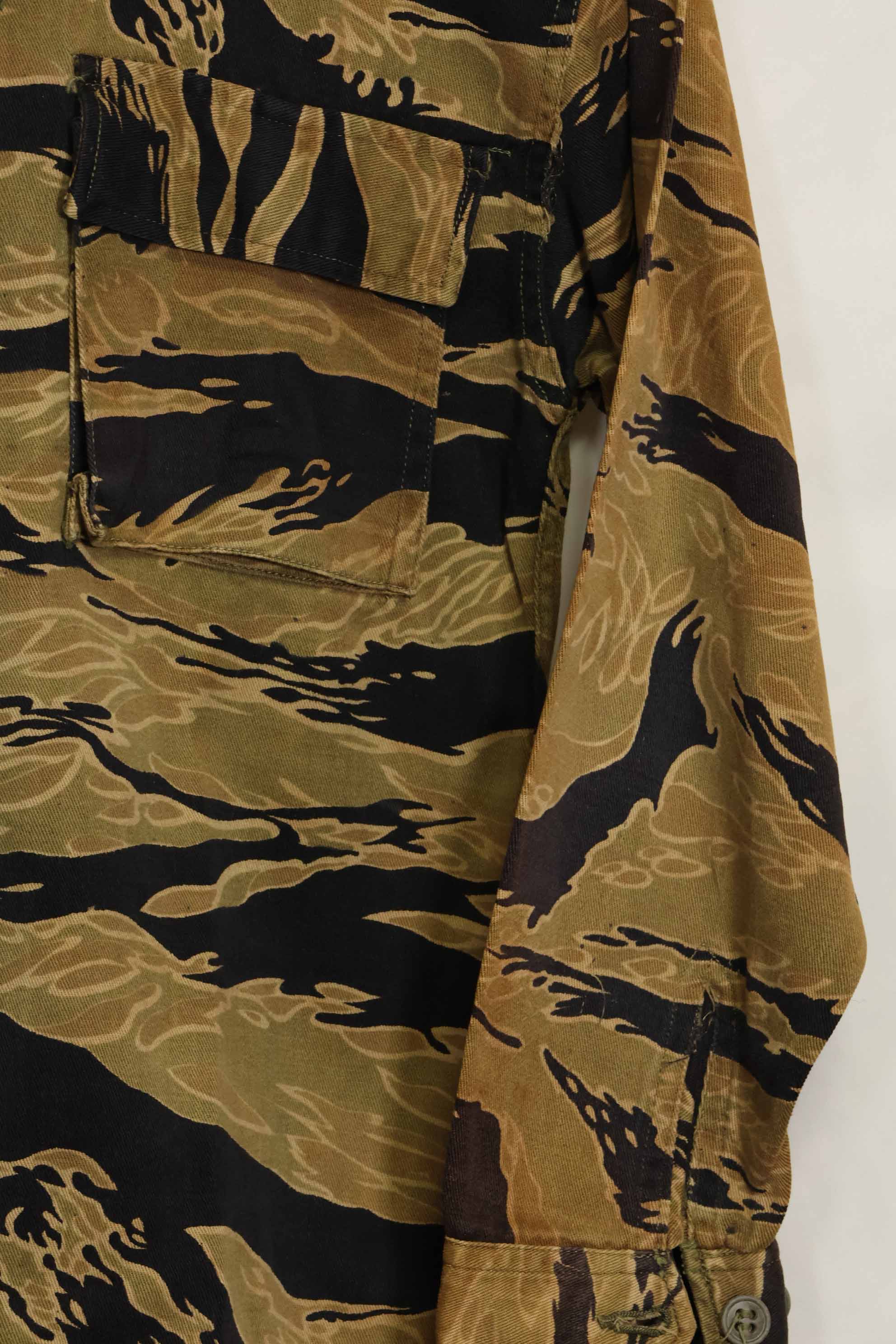 1960s Gold Tiger Tiger Stripe Shirt Asian Cut A-M Good Condition Used