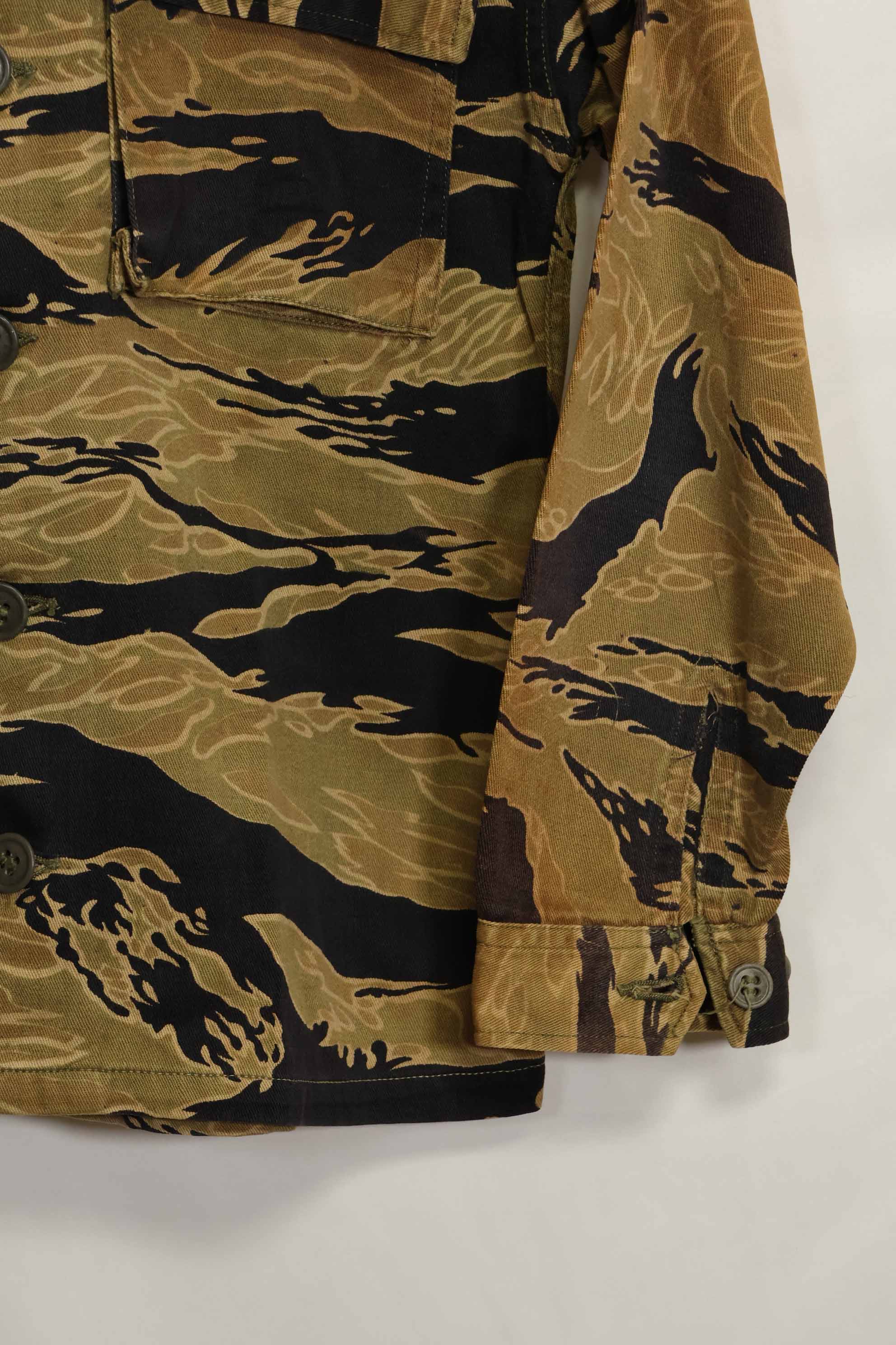 1960s Gold Tiger Tiger Stripe Shirt Asian Cut A-M Good Condition Used