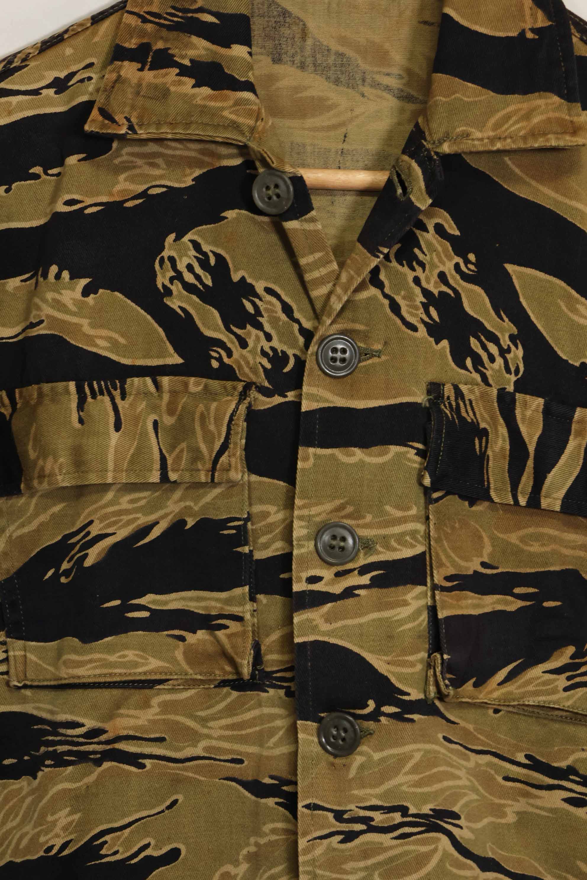1960s Gold Tiger Tiger Stripe Shirt Asian Cut A-M Good Condition Used