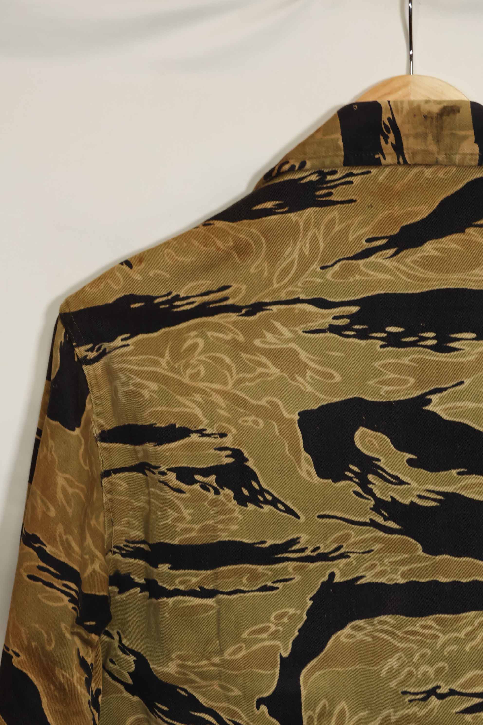1960s Gold Tiger Tiger Stripe Shirt Asian Cut A-M Good Condition Used