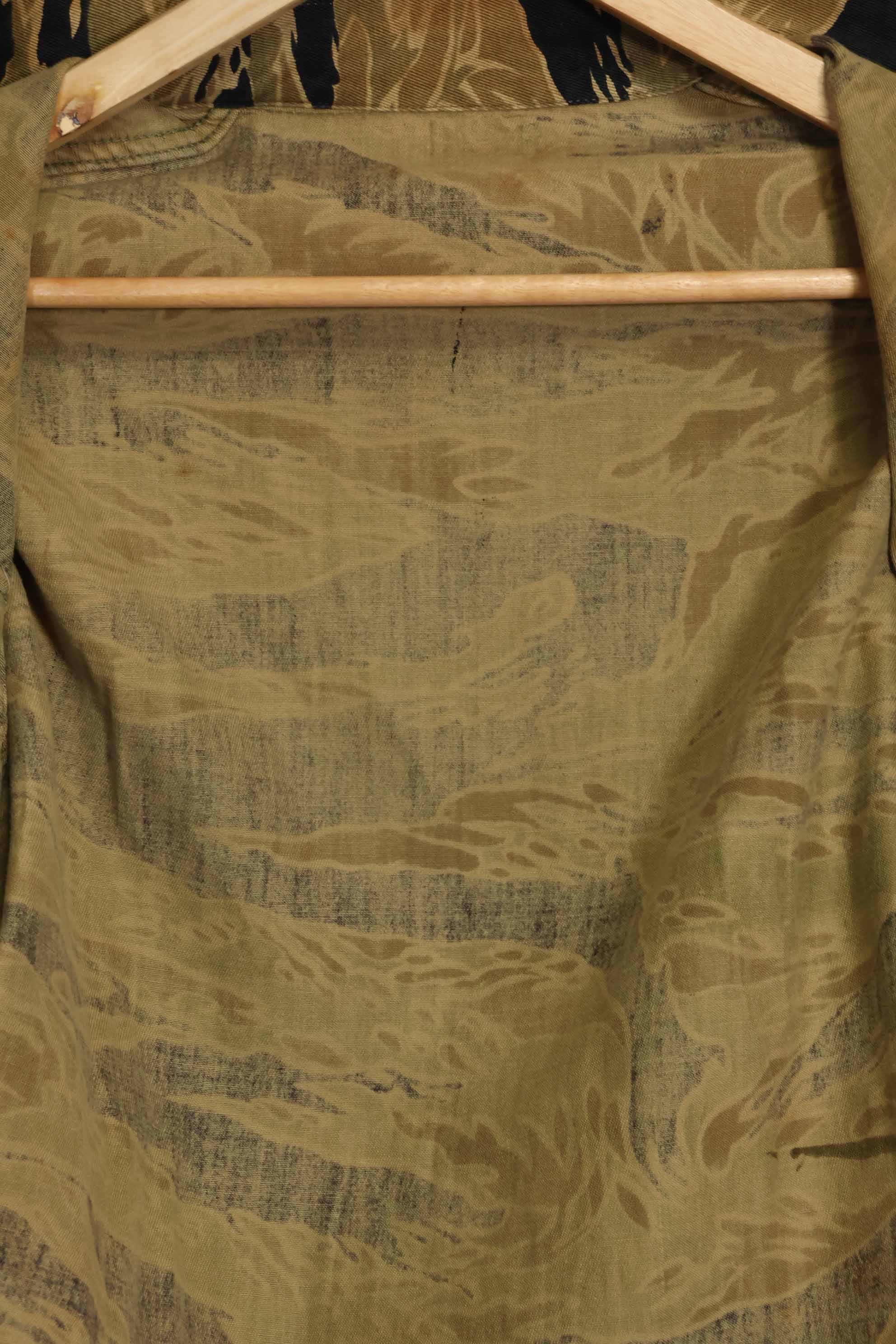 1960s Gold Tiger Tiger Stripe Shirt Asian Cut A-M Good Condition Used