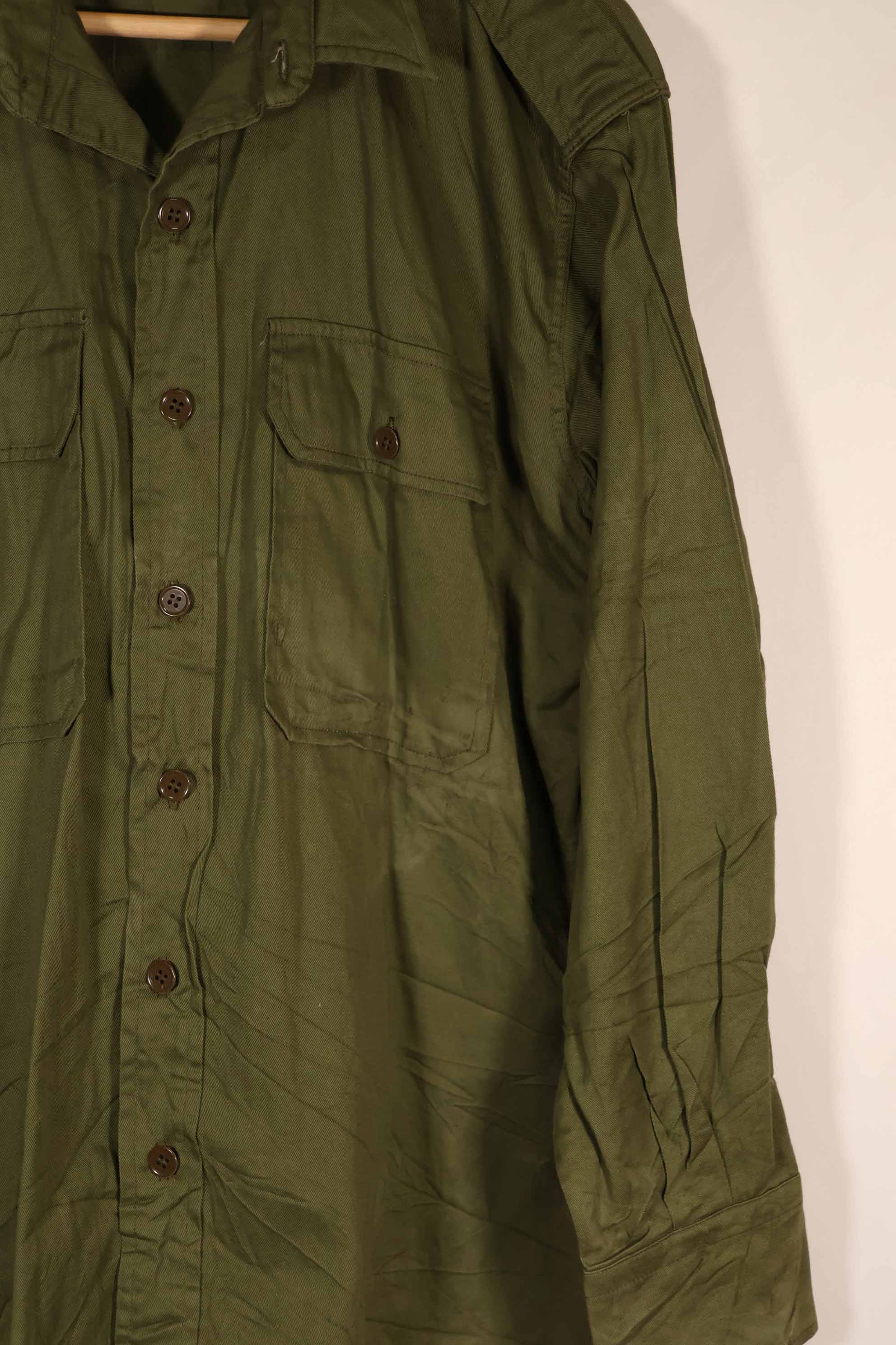 Real 1967 Australian Army Fatigue shirt, almost unused.