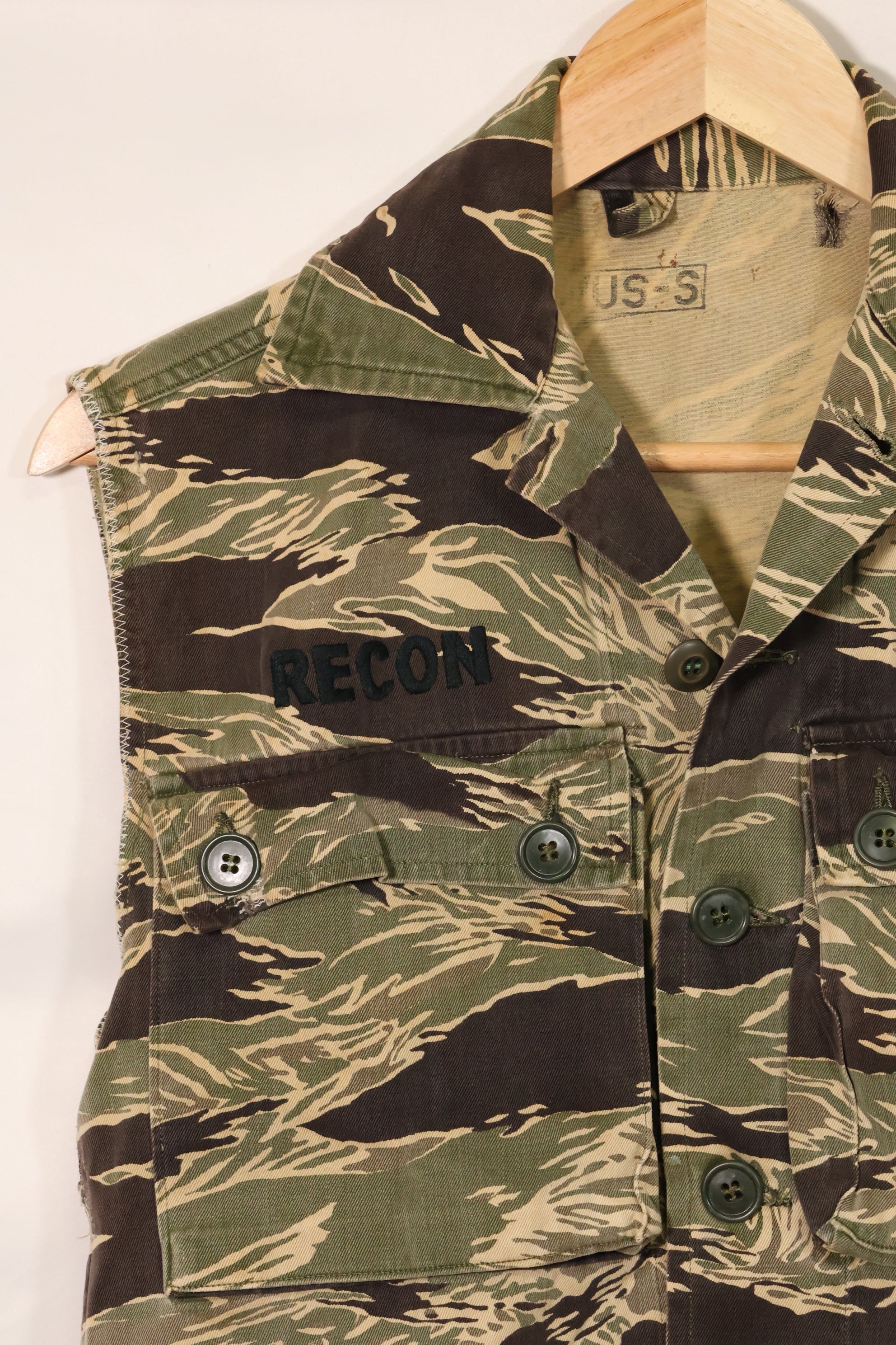 1960s US Cut Okinawa Tiger Tiger Stripe Shirt Modified Vest US-S Used