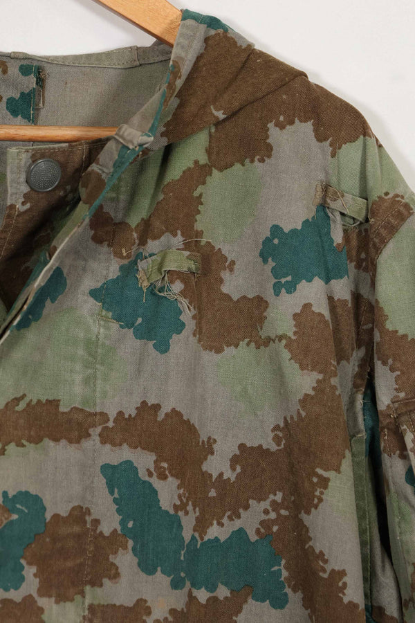 1960 East German Army NVA M58 Flächentarn sniper smock in blumentern camouflage, used.