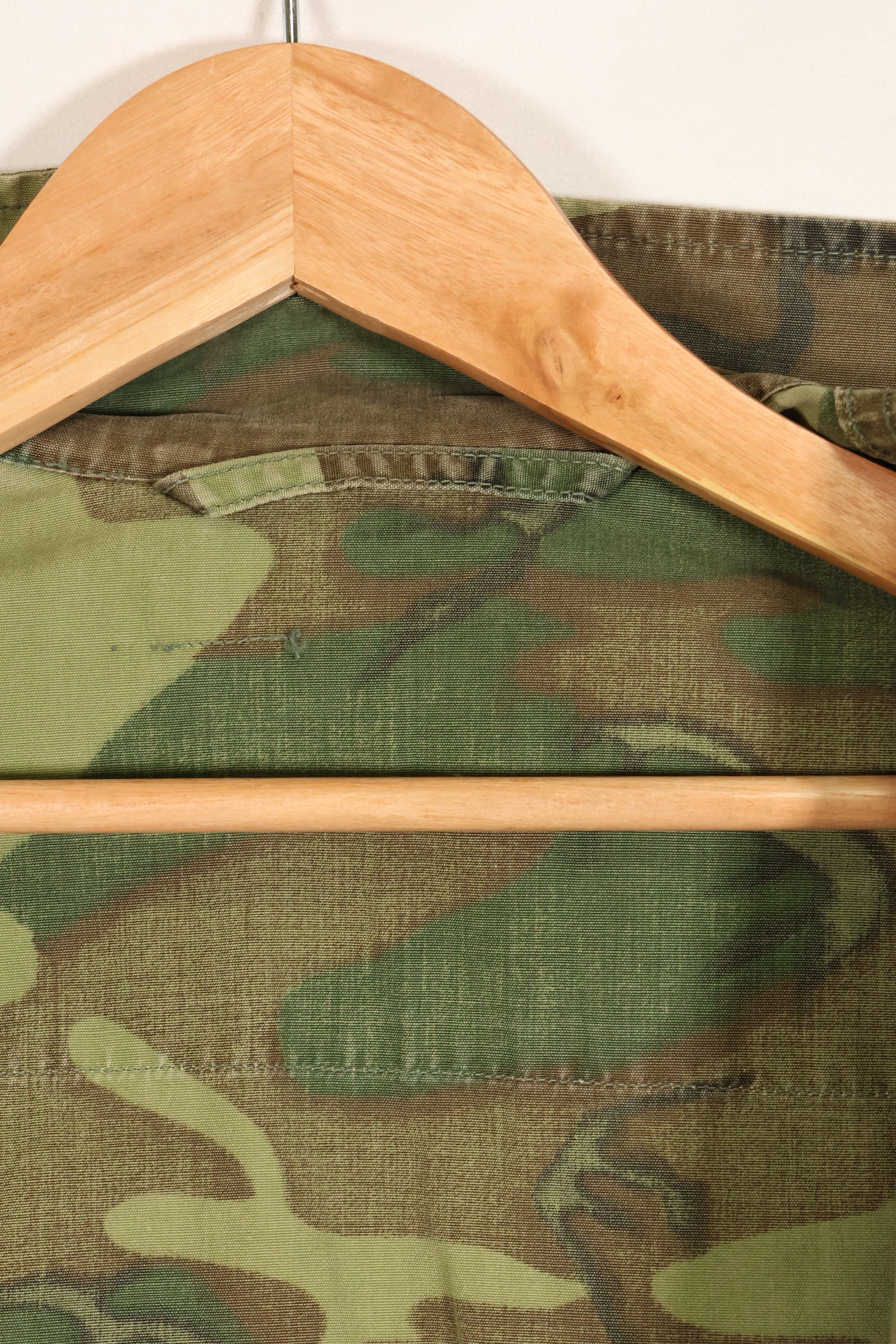 Contract circa 1967, size tag missing, early print, USMC non-rip ERDL jungle fatigues jacket, used