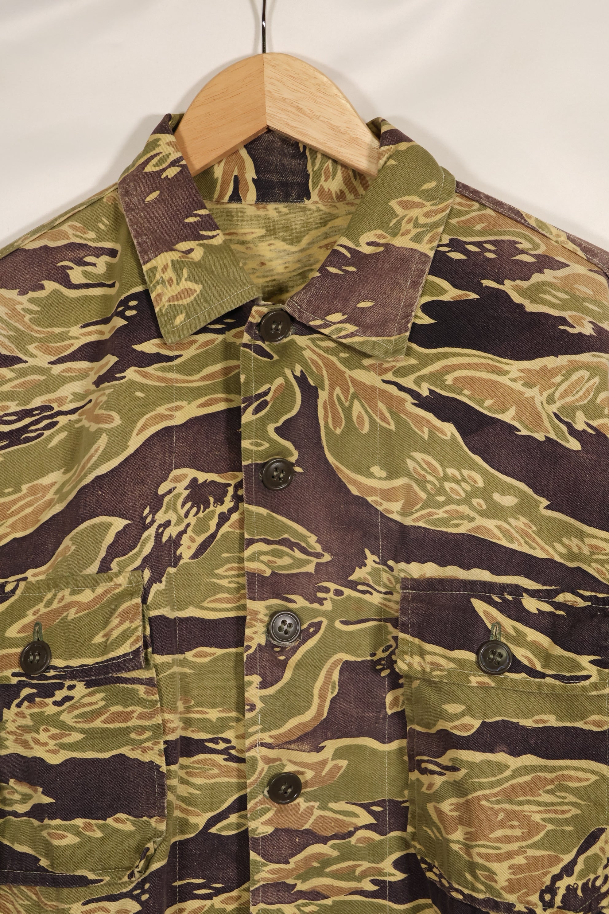 Real Late War Pattern US Size Tiger Stripe Shirt with Pocket Modification Used
