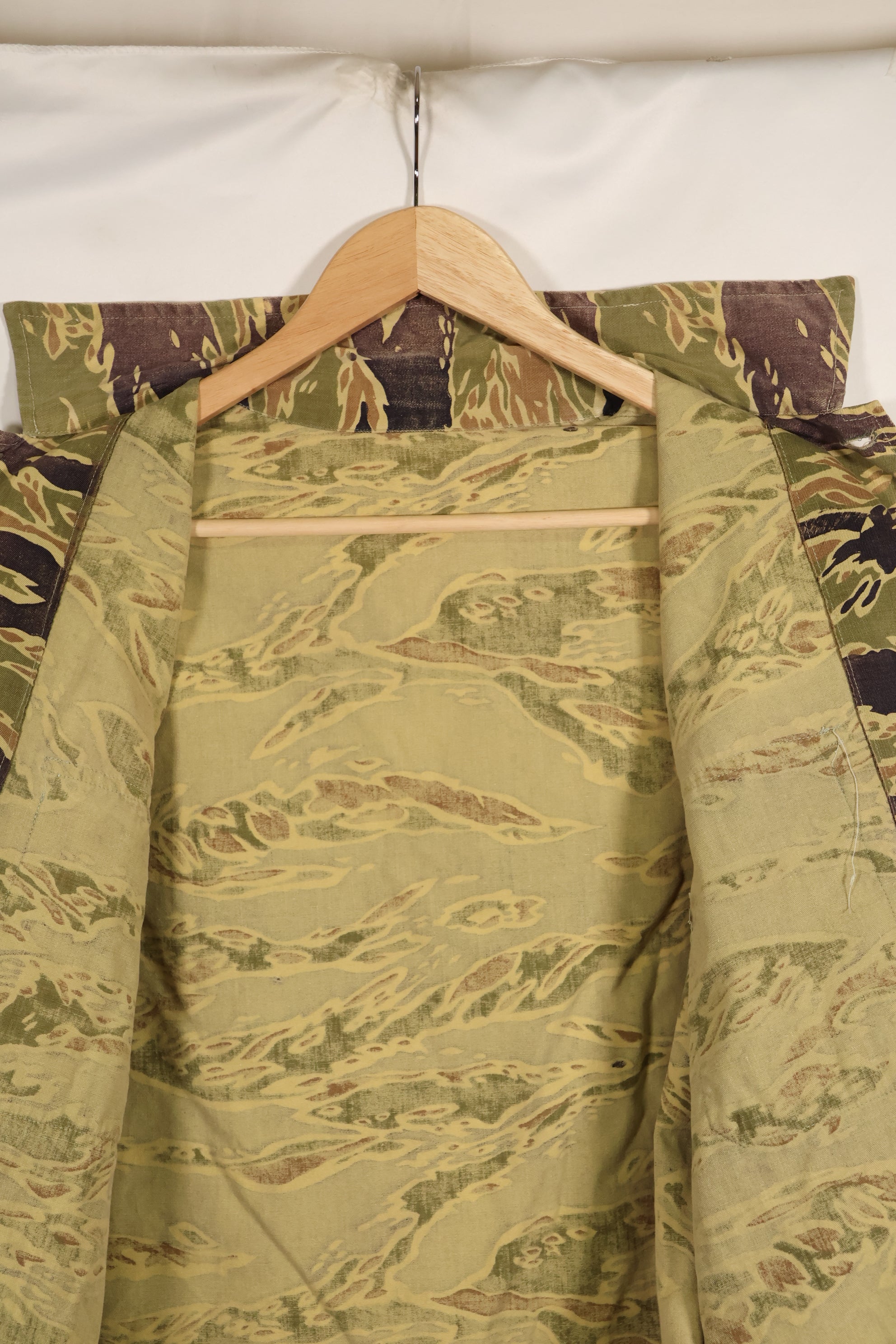 Real Late War Pattern US Size Tiger Stripe Shirt with Pocket Modification Used