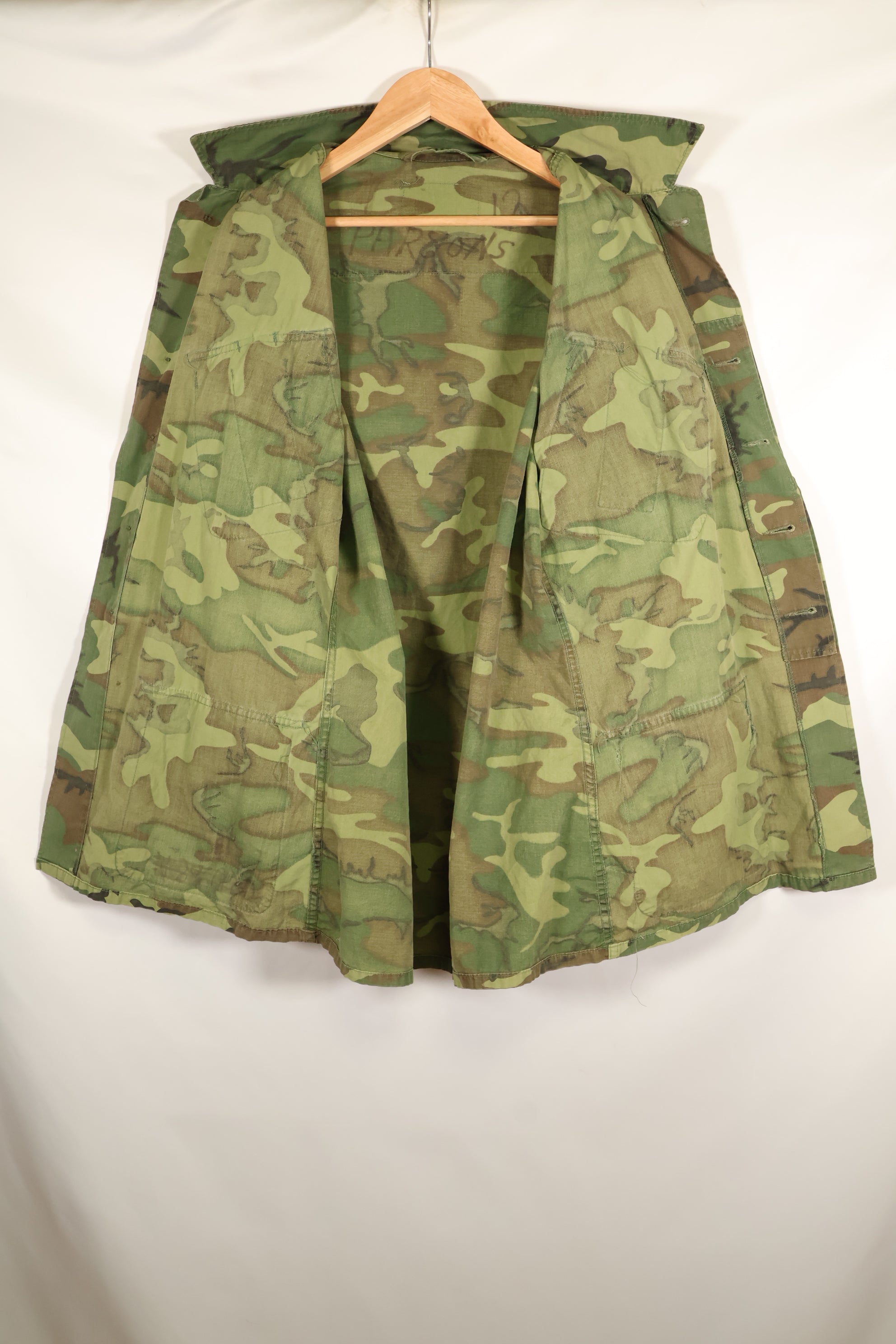 Circa 1966–67 | Estimated S-R | ERDL | Non-ripstop | Early print | Jungle fatigue jacket | Used