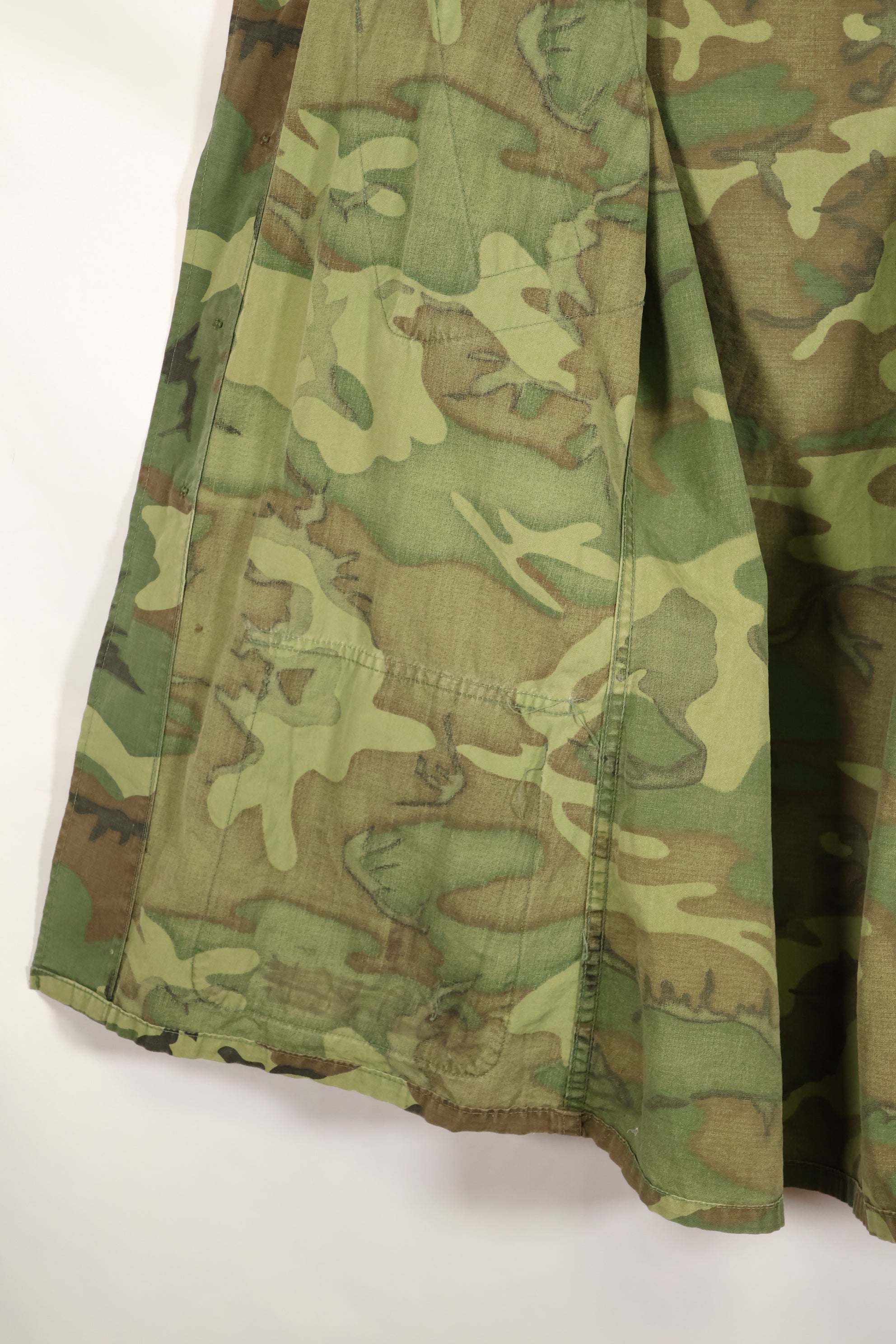 Circa 1966–67 | Estimated S-R | ERDL | Non-ripstop | Early print | Jungle fatigue jacket | Used