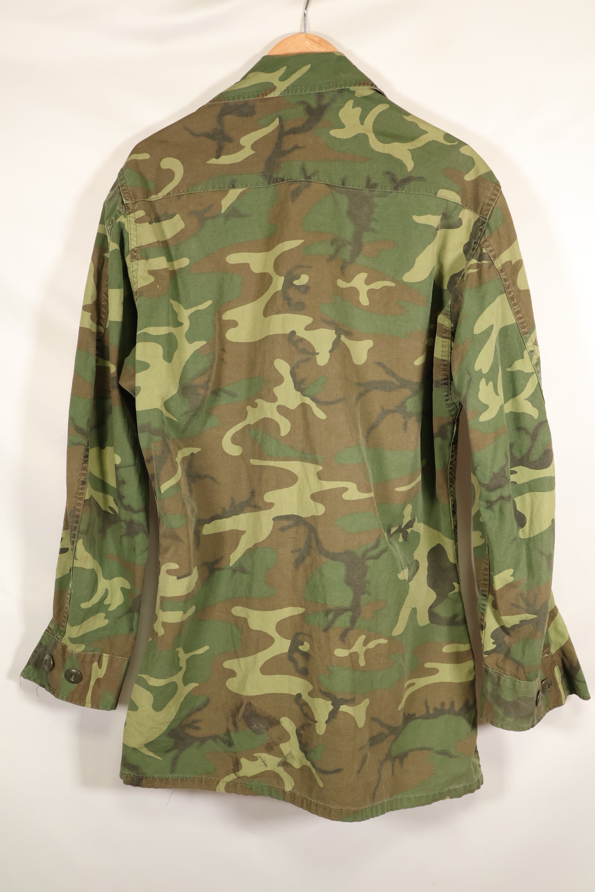 Circa 1966–67 | Estimated S-R | ERDL | Non-ripstop | Early print | Jungle fatigue jacket | Used