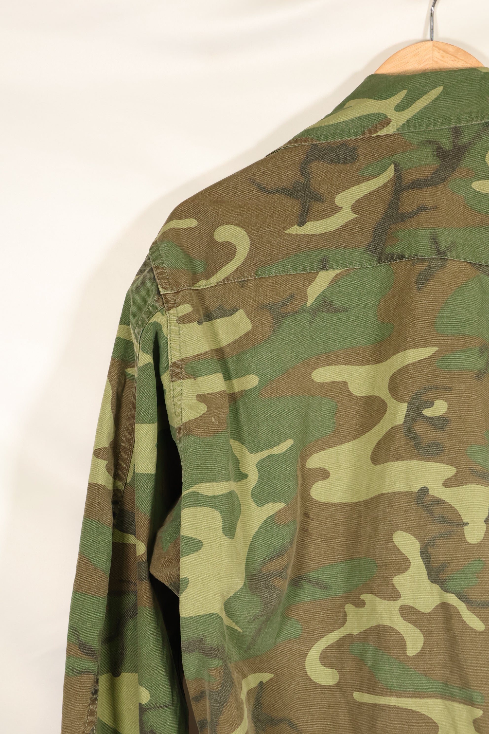Circa 1966–67 | Estimated S-R | ERDL | Non-ripstop | Early print | Jungle fatigue jacket | Used