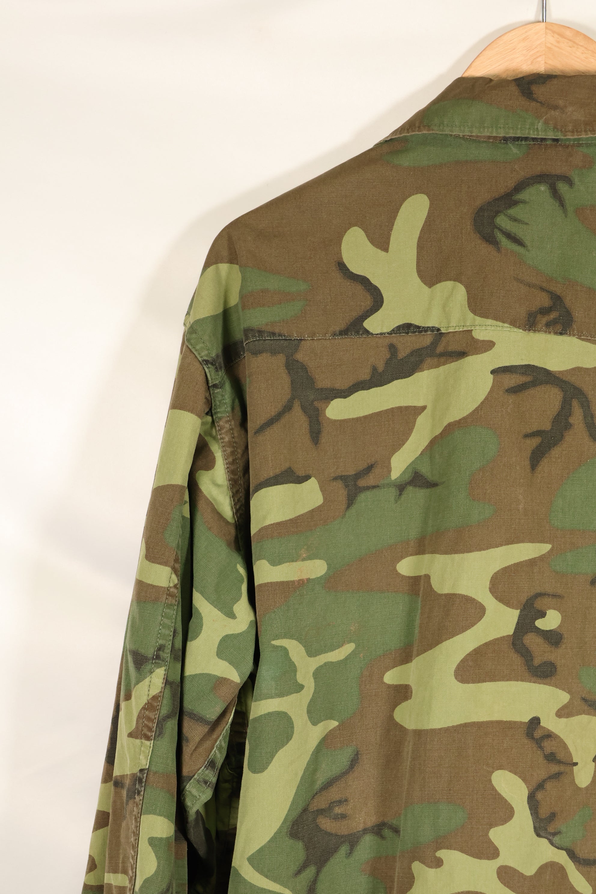 Circa 1967, M-L, ERDL, non-ripstop, early print, jungle fatigues jacket, used