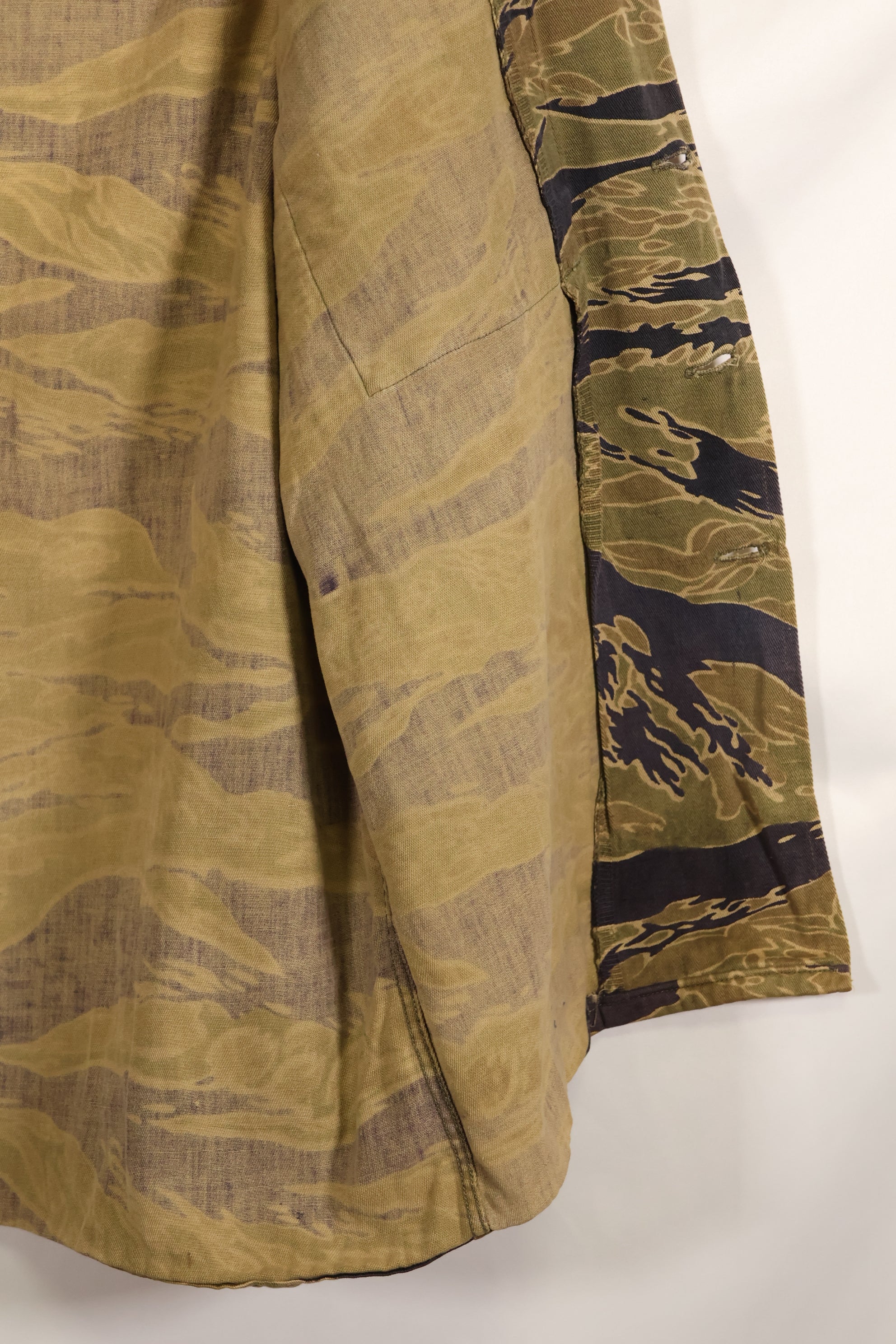 Late 1960s Gold Tiger Stripe Shirt US Cut US-M Faded Used