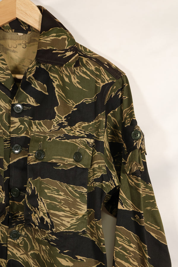 Actual deadstock Okinawa Tiger Tiger Stripe US Cut Shirt US-S Japanese mainland sewing, stained.