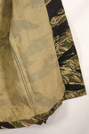 Actual deadstock Okinawa Tiger Tiger Stripe US Cut Shirt US-S Japanese mainland sewing, stained.