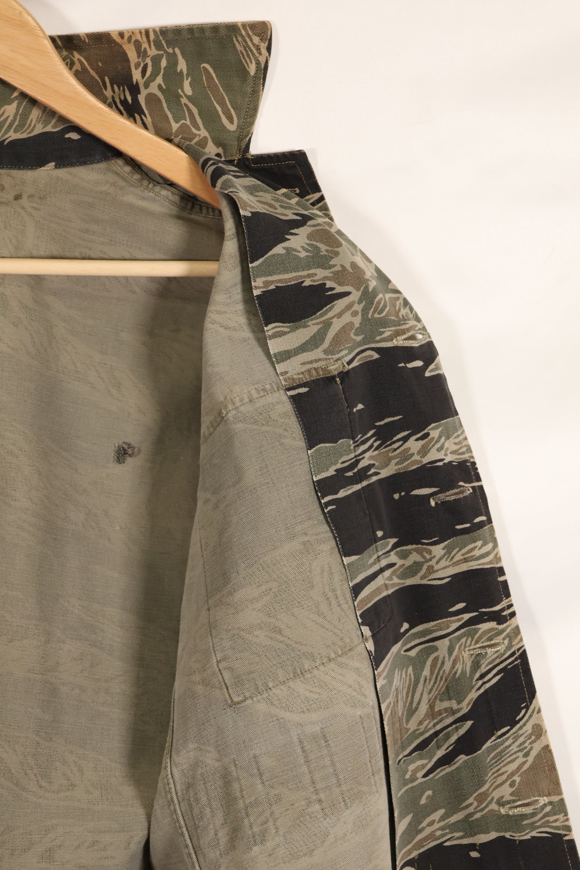 Real Silver Tiger Stripe Asian Cut A-L size shirt Used in good condition