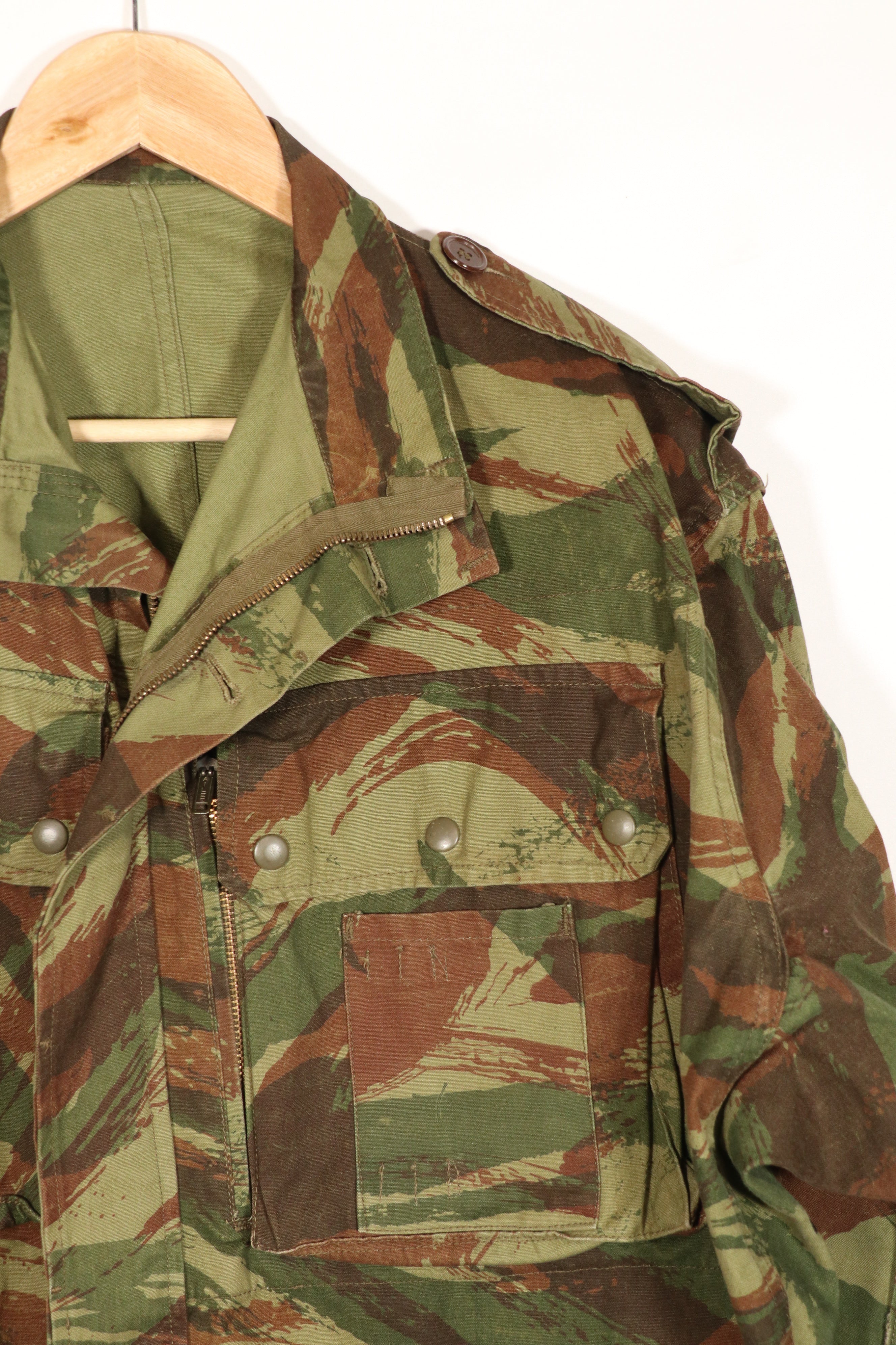 Real 1950s French Army Lizard Camouflage TAP 47/54 Airborne Jacket, almost unused.