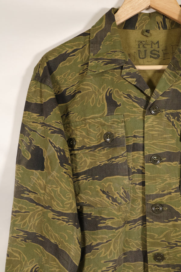 Repro US-M gold tiger stripe US cut shirt made by Osaka MASH, used, faded.