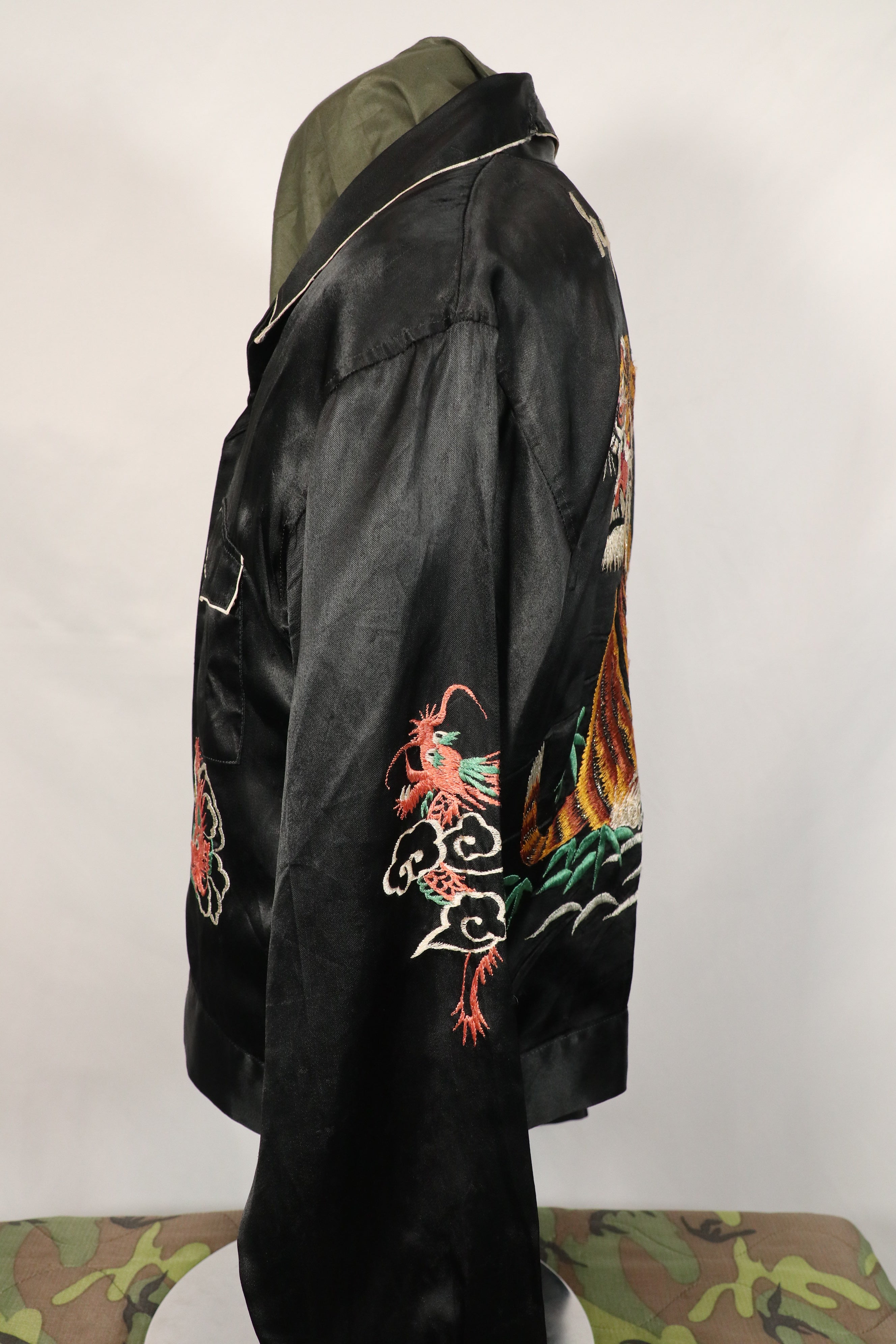 Estimated late 1940s-early 1950s early Japan Jacket, tiger embroidery, small scratches.