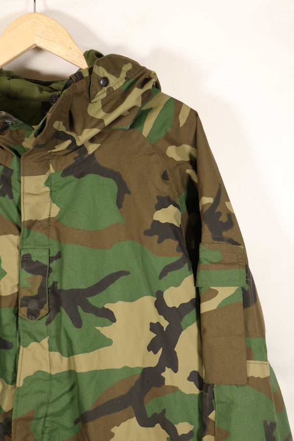 1990 Contract U.S. Army ECWCS 1st Generation Gore-Tex Parka, Woodland Camo, X-Large, Regular Fit, Used