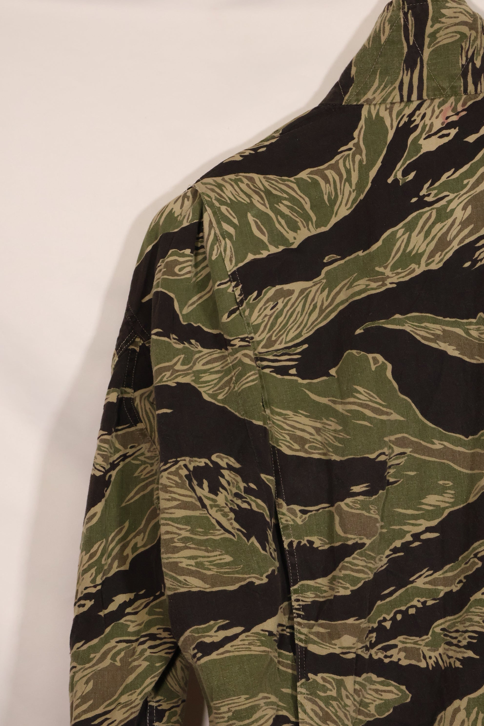 1960s 40L Okinawa Tiger Pattern Tiger Stripe Flight Suit Used