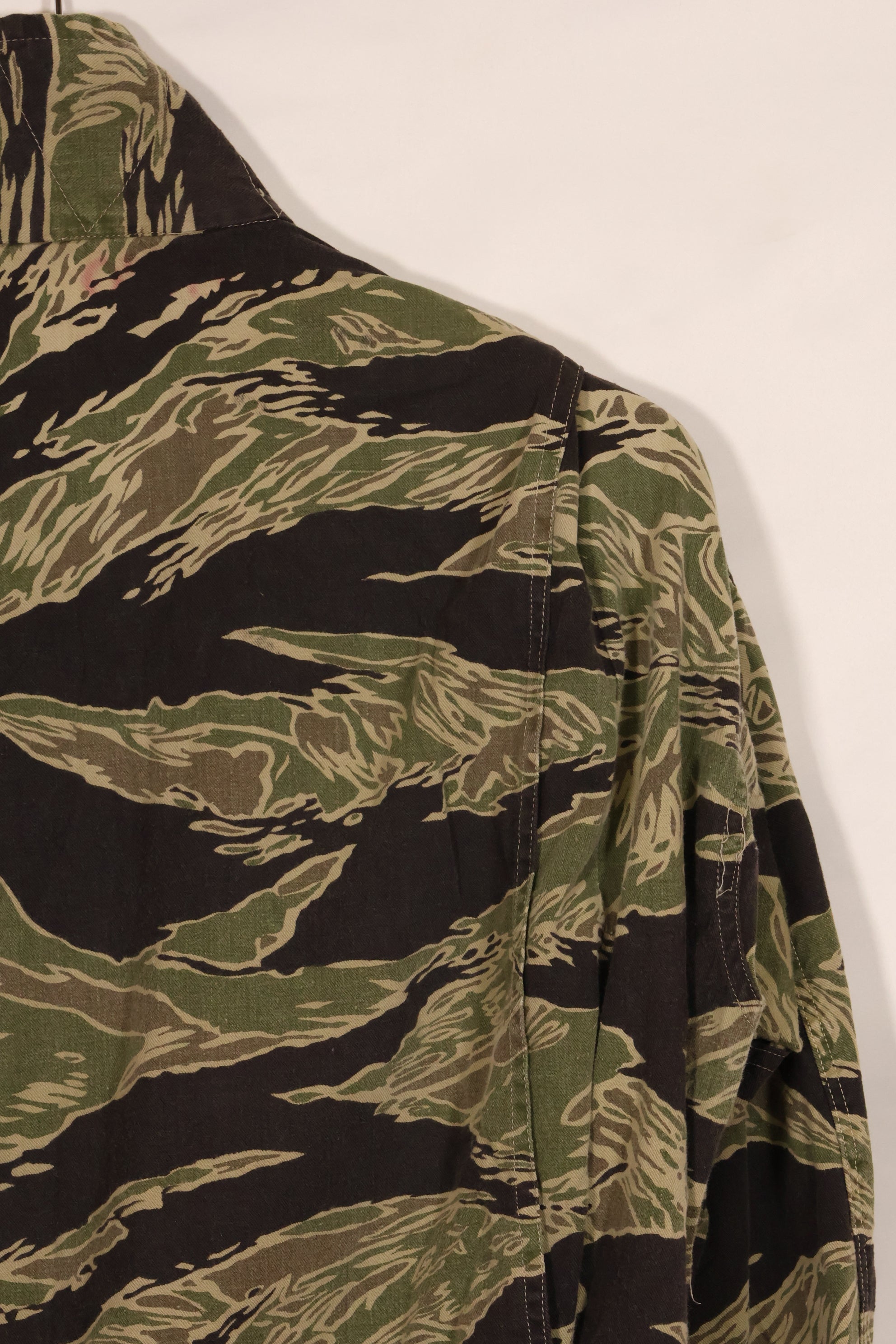 1960s 40L Okinawa Tiger Pattern Tiger Stripe Flight Suit Used