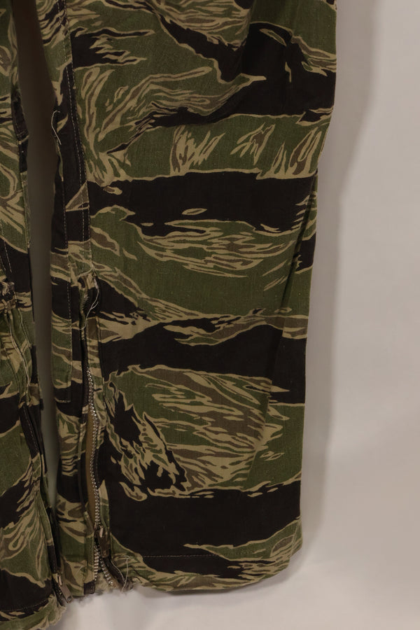 1960s 40L Okinawa Tiger Pattern Tiger Stripe Flight Suit Used