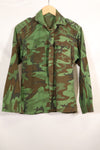 1960s Poplin ARVN leaf camouflage shirt, light fabric, rare, used.