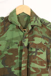 1960s Poplin ARVN leaf camouflage shirt, light fabric, rare, used.