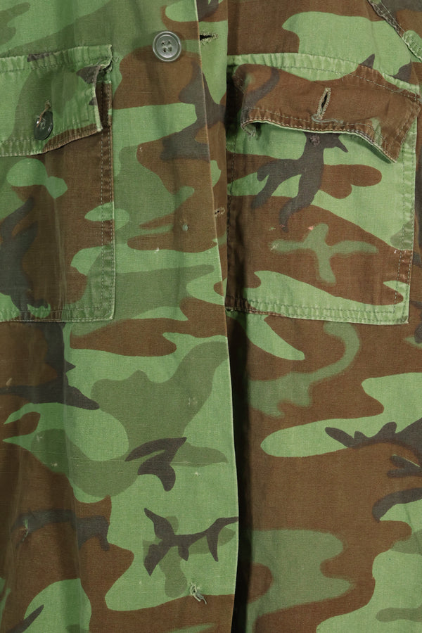 1960s Poplin ARVN leaf camouflage shirt, light fabric, rare, used.