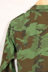 1960s Poplin ARVN leaf camouflage shirt, light fabric, rare, used.