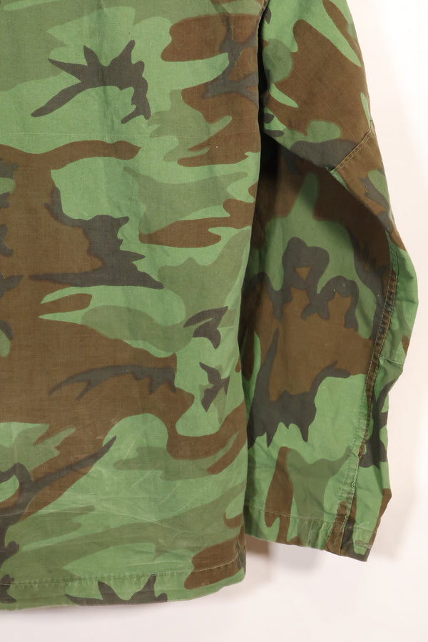 1960s Poplin ARVN leaf camouflage shirt, light fabric, rare, used.