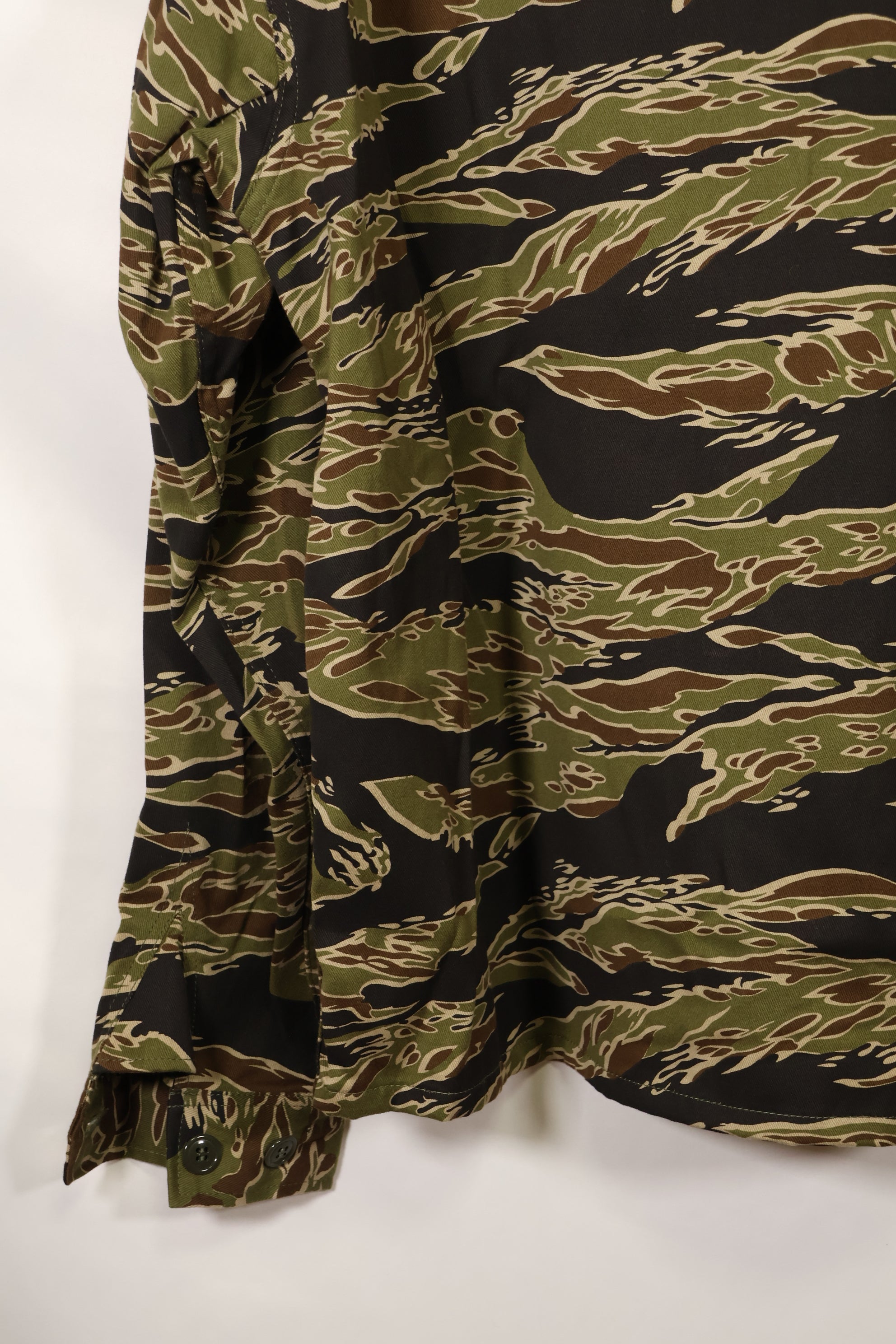 2024 US-XXL MILITARIA 1911 Early Gold Tiger US Cut Shirt Sample Used