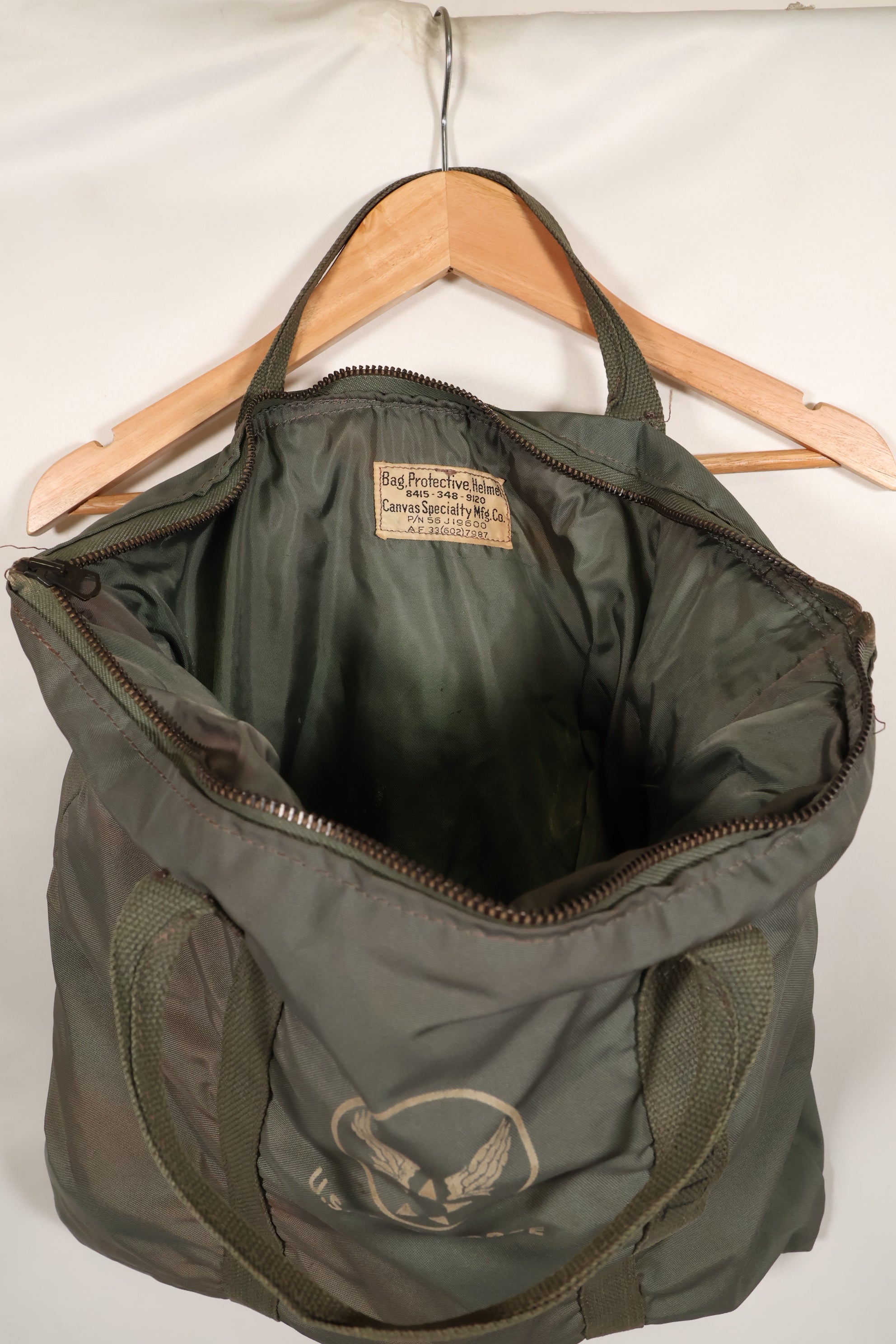 1950's U.S. Air Force early model helmet bag, zipper in operation, beautiful, used.