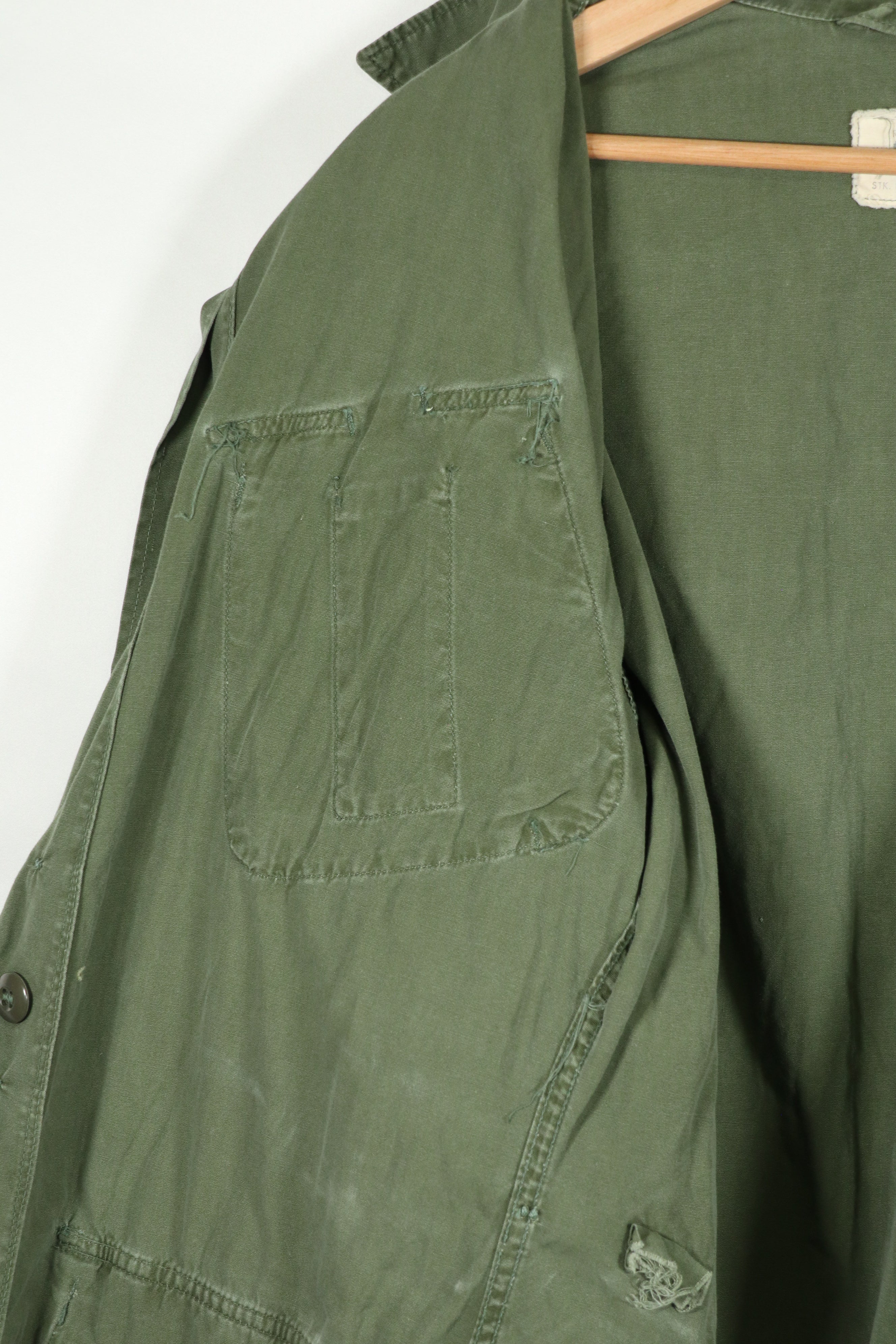 Real 2nd Model Jungle Fatigue Jacket REGULAR -SMALL Stains and scratches, used.