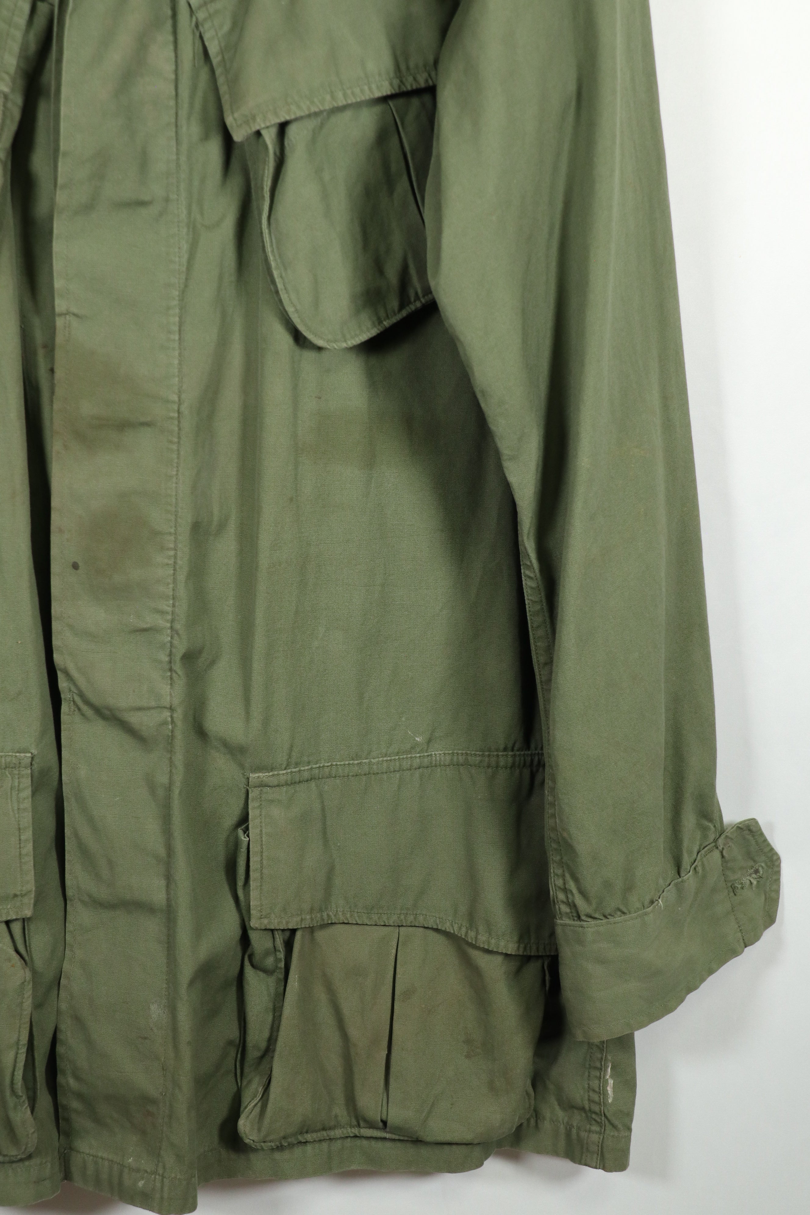 Real 2nd Model Jungle Fatigue Jacket, no size tag, scratches, used.