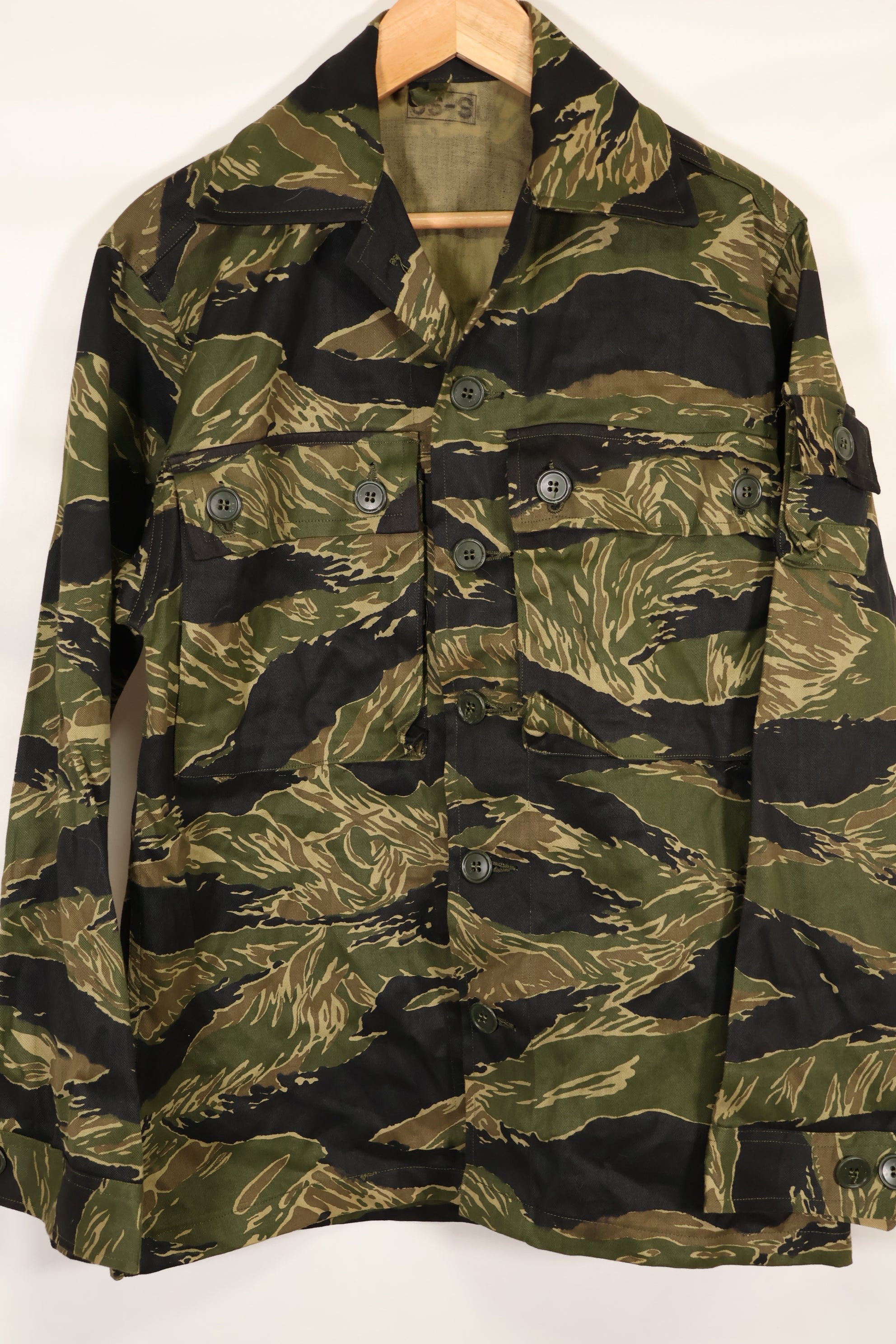 Dead stock Okinawa Tiger Tiger stripe US cut shirt US-S with Okinawa Inspected Stamp A