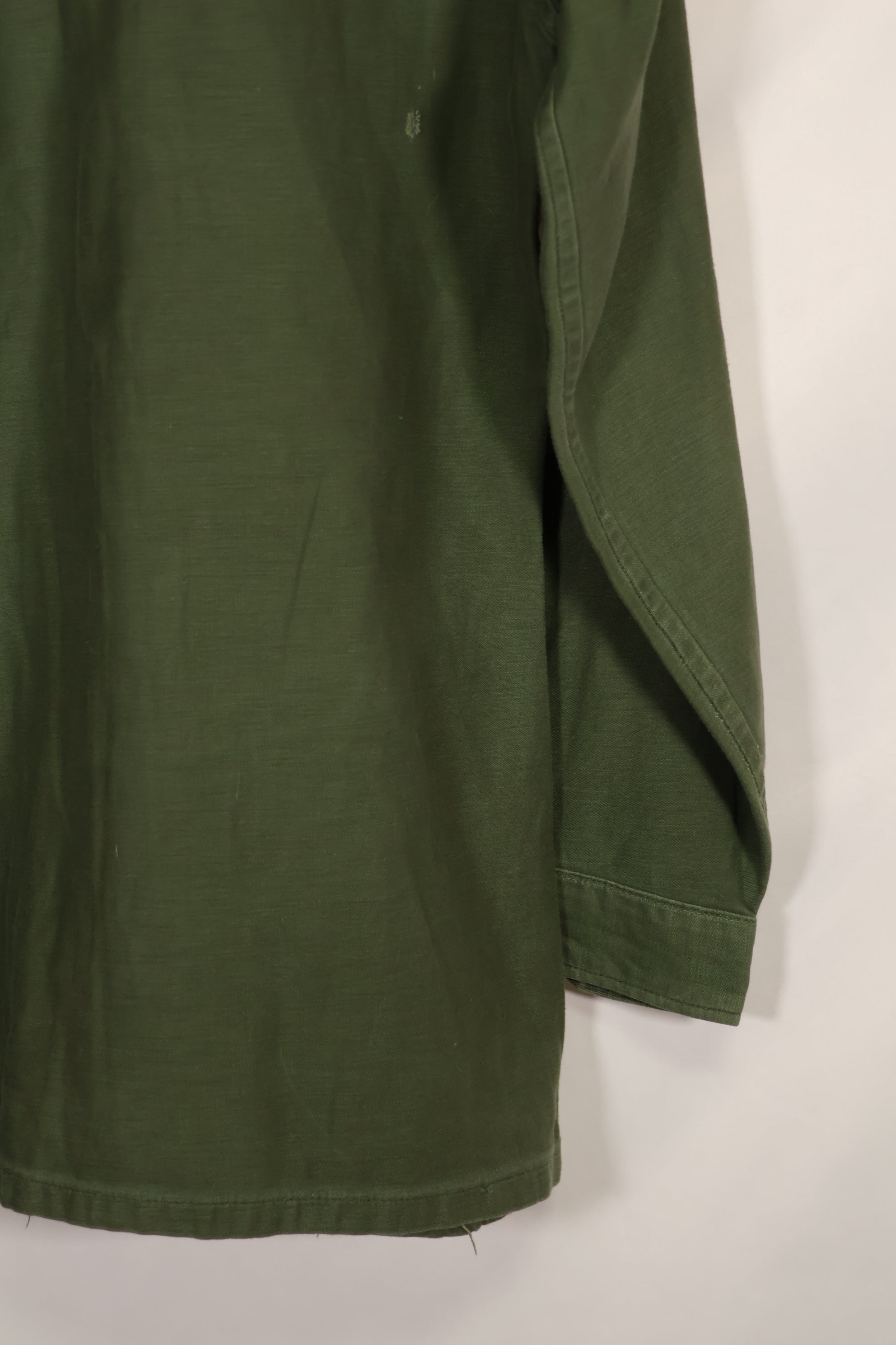 Real 1968 OG-107 Utility Shirt with Green Beret Okinawa made SSI, used.