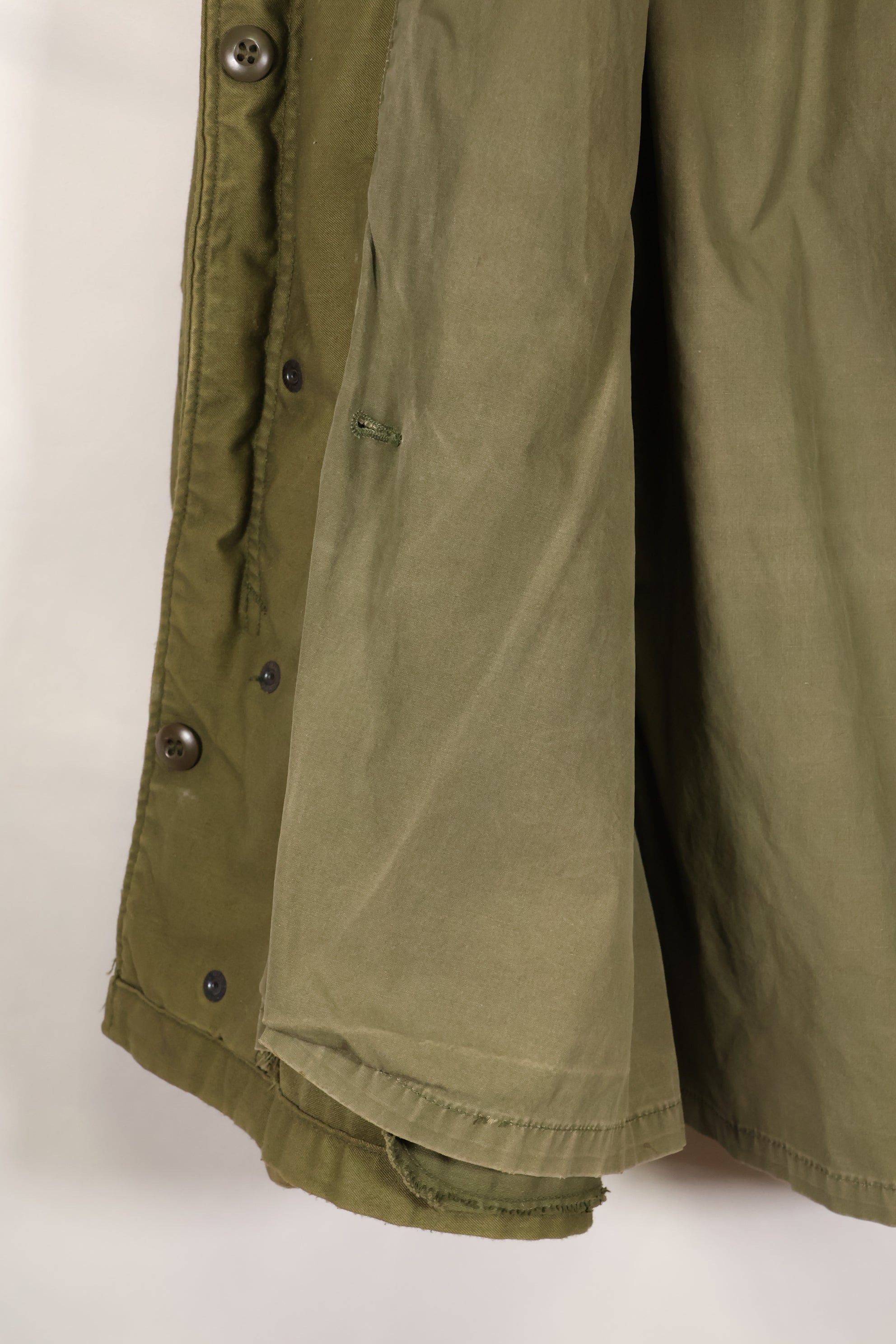 Early 1970's Estimated MEDIUM size 3rd Model M65 Field Jacket, size tag missing, used.