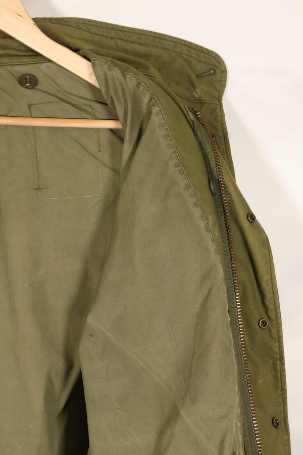 Early 1970's Estimated MEDIUM size 3rd Model M65 Field Jacket, size tag missing, used.